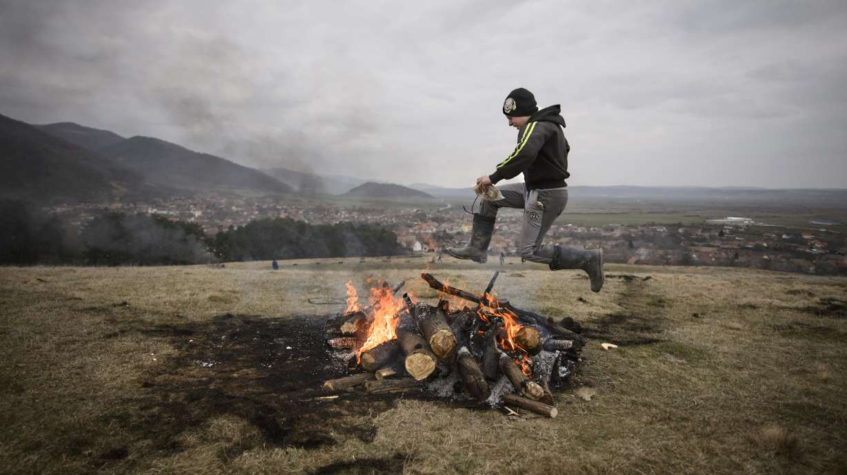 AP PHOTOS: Romanians burn tires to mark Orthodox Lent