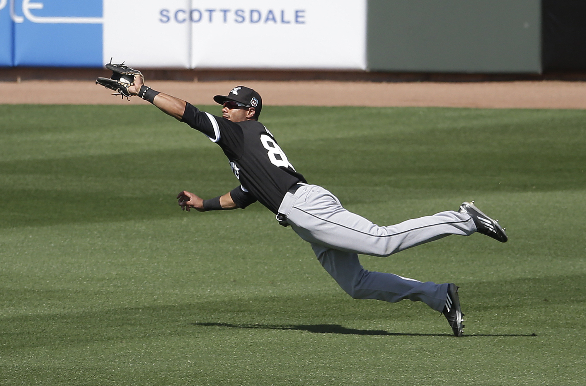 Cain, Gordon, Snider homer in Royals' 9-2 victory