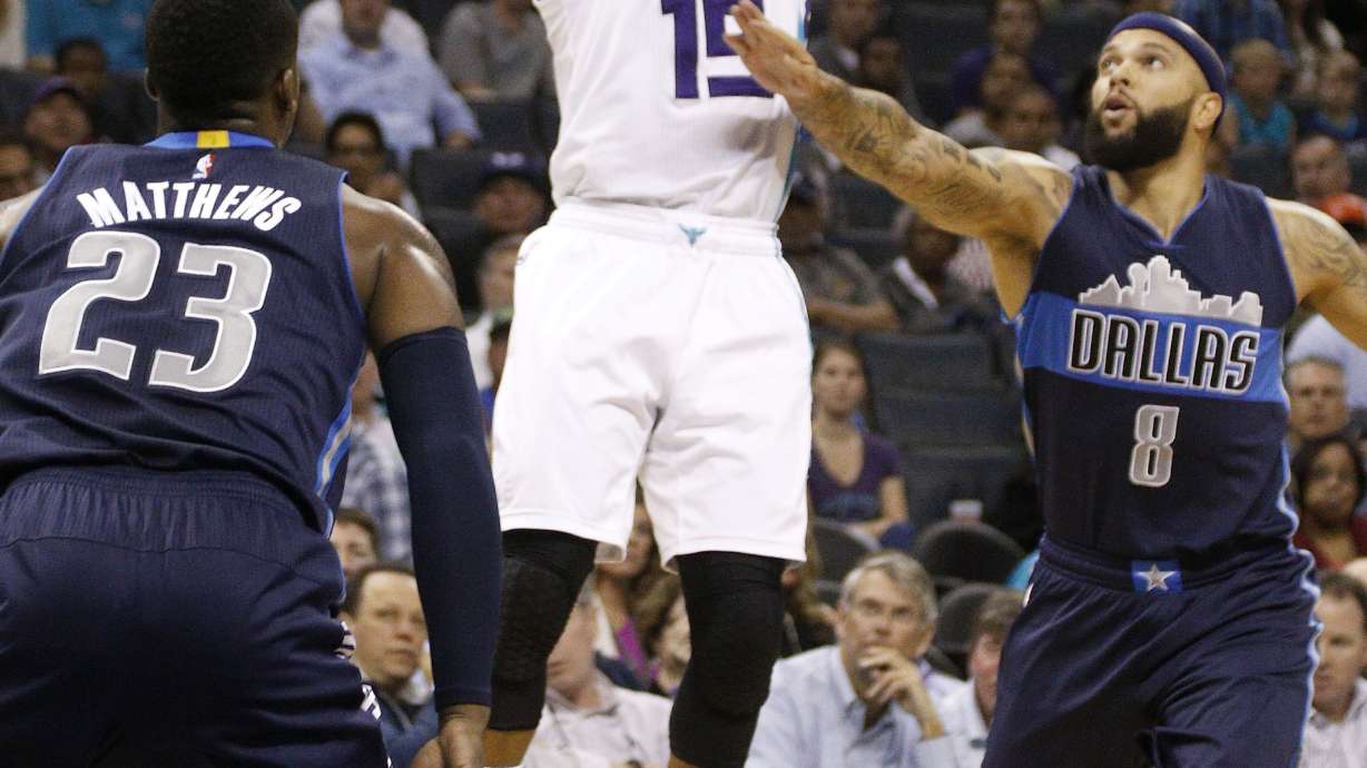 Parsons, Mavs end Hornets' 7-game win streak, 107-96