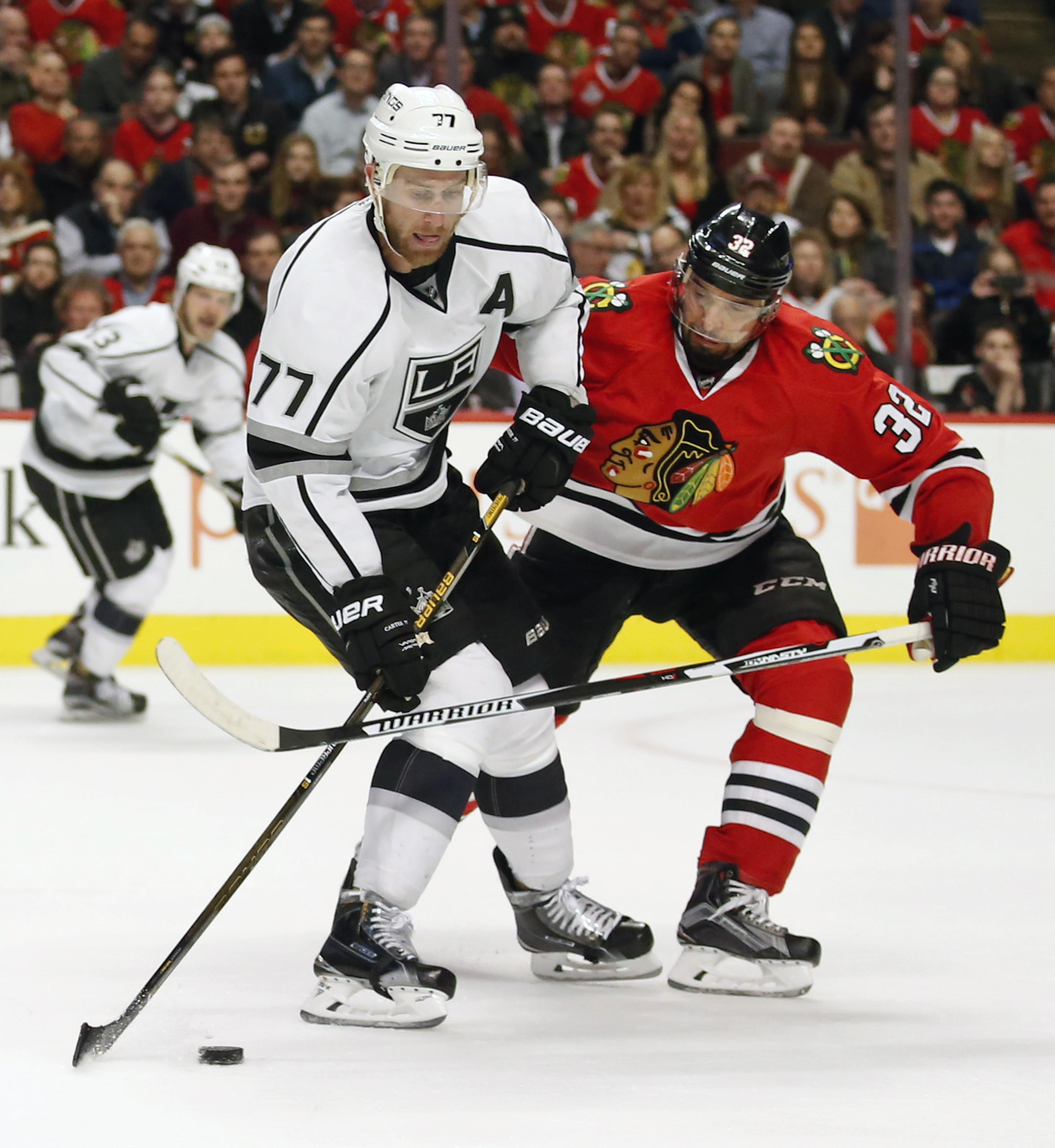 Quick, Kings beat slumping Blackhawks 5-0