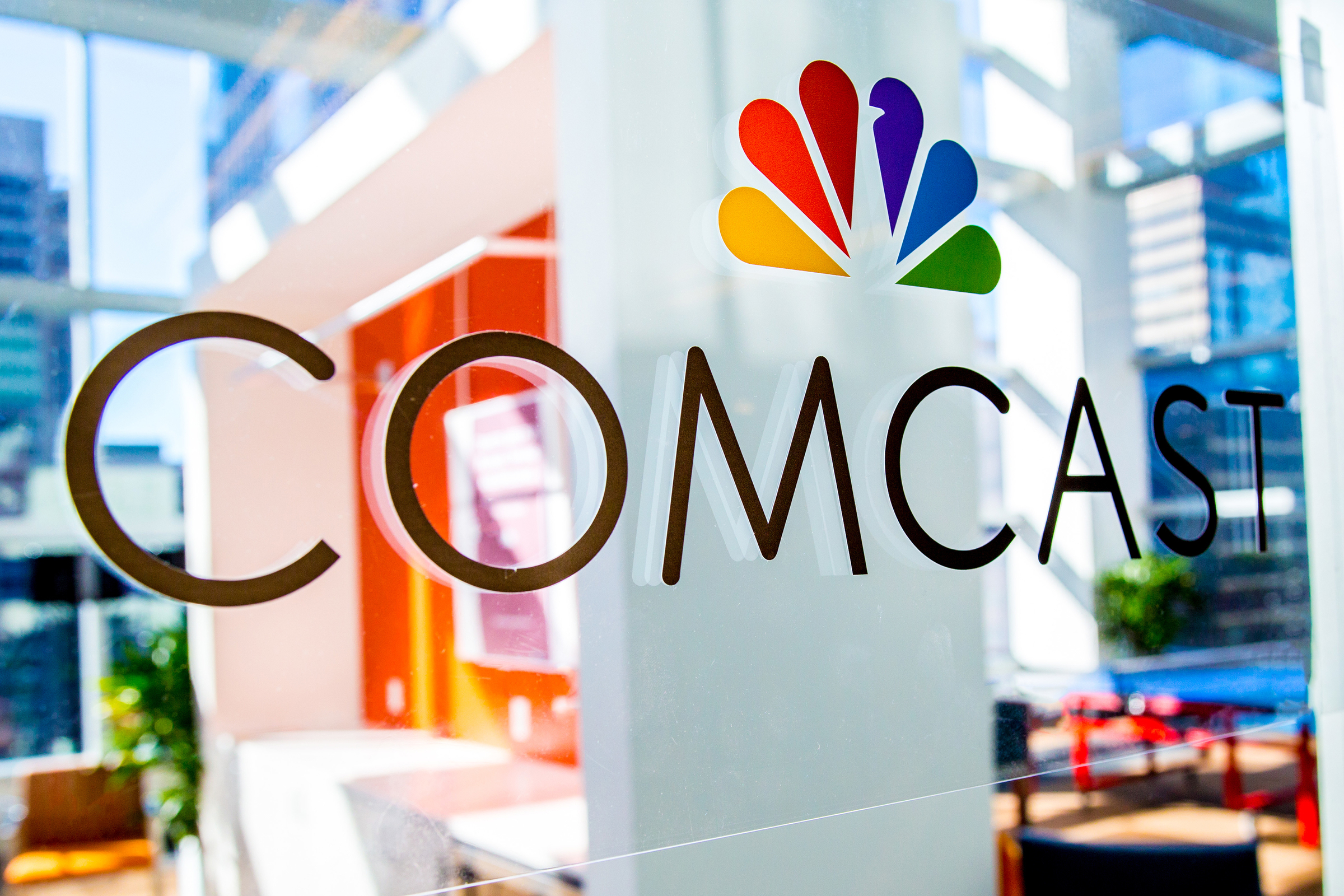 Comcast challenges Disney with $65B bid for Fox
