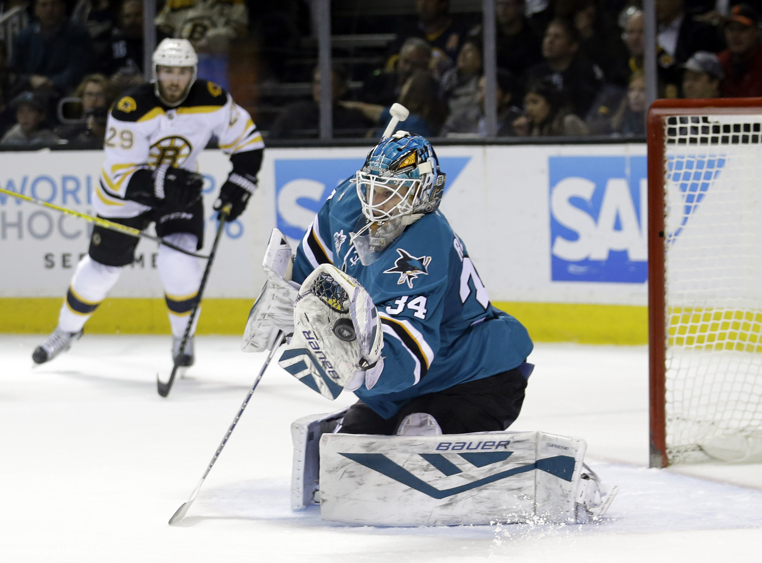 Donskoi's power-play goal helps Sharks beat Bruins 3-2