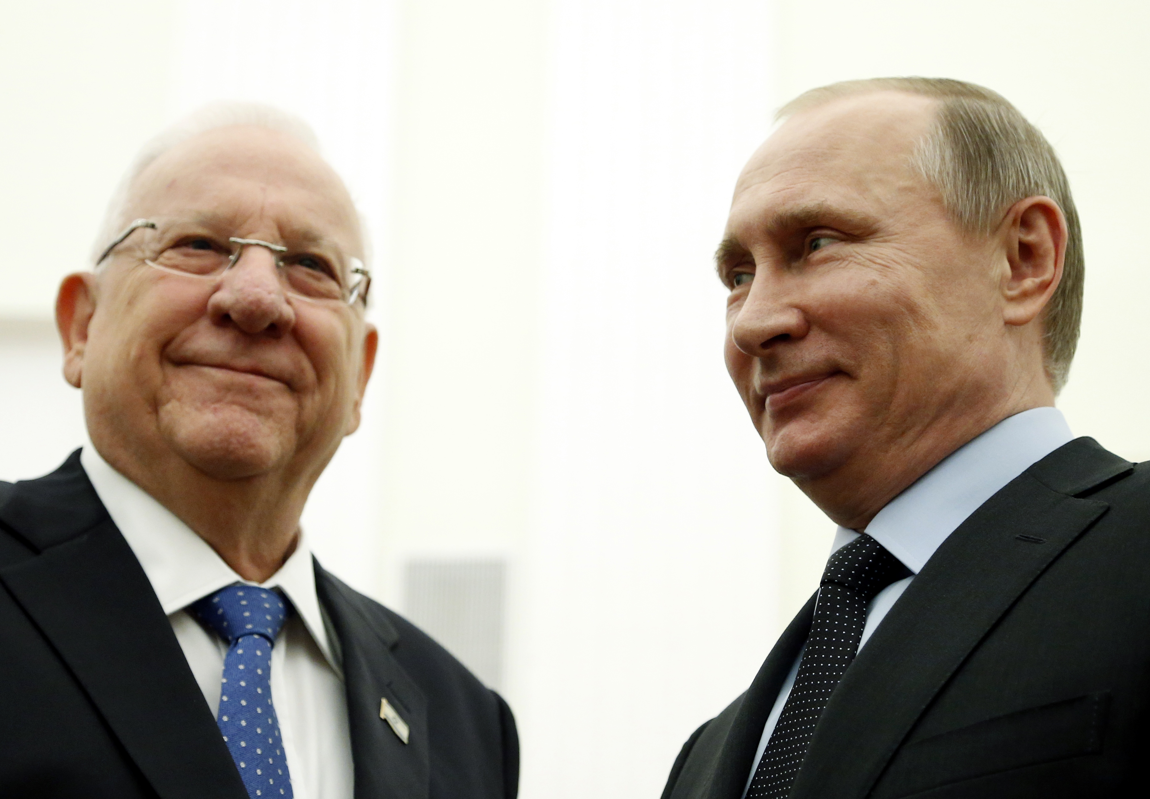Putin hosts Israeli president, hails close bilateral ties
