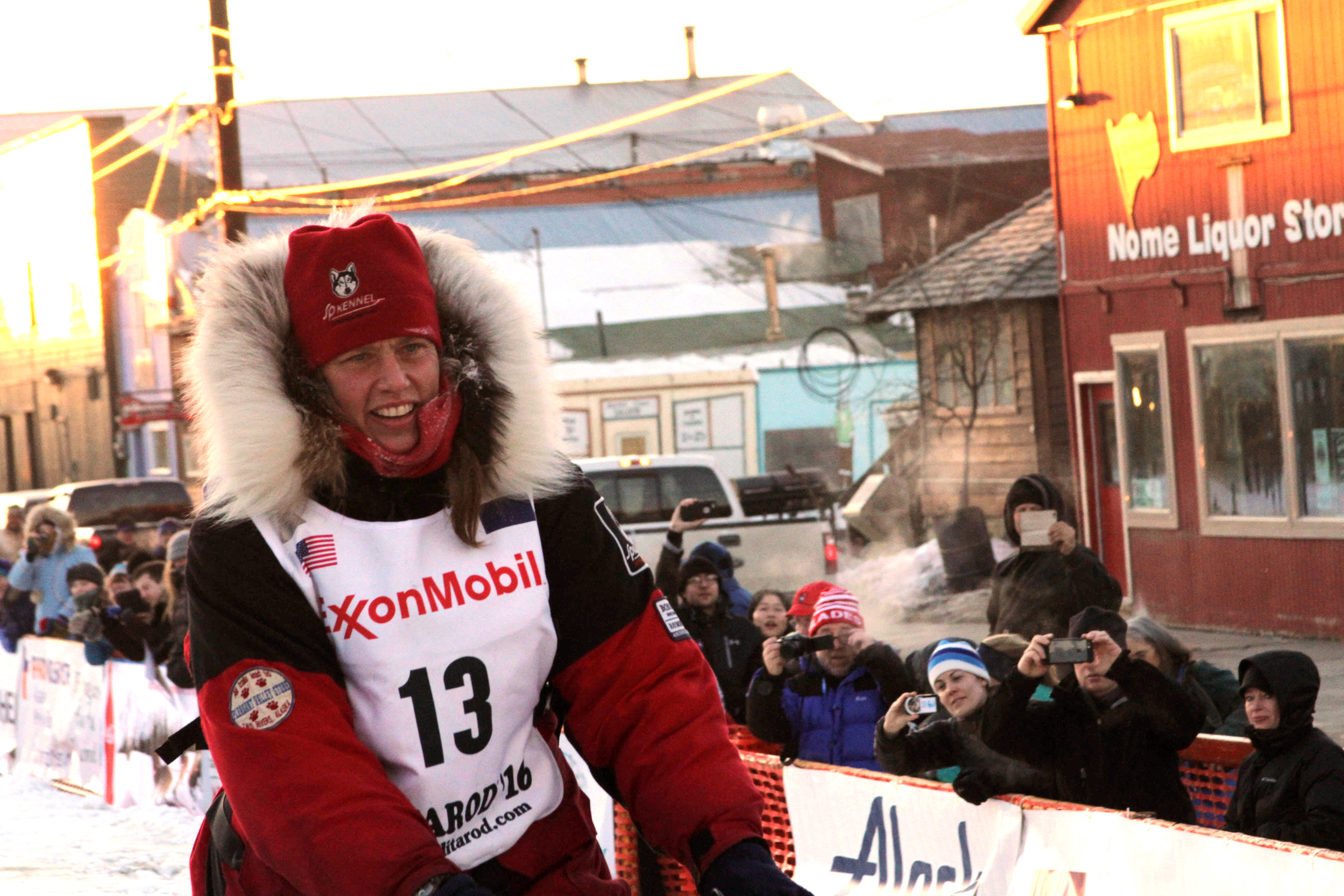 APNewsBreak: Musher recounts terrifying snowmobile attack