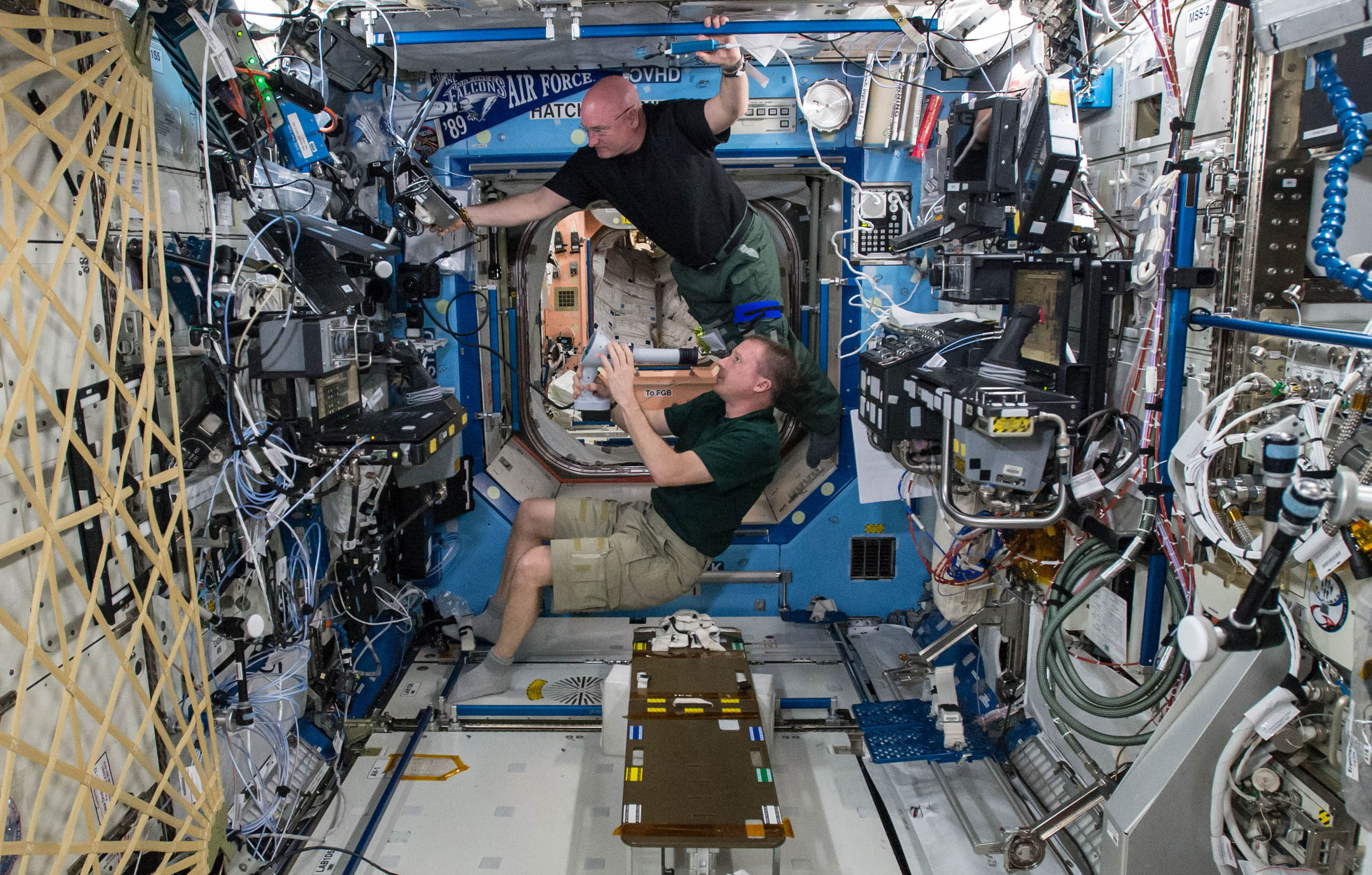 Star astronaut Scott Kelly: Time right to retire from NASA