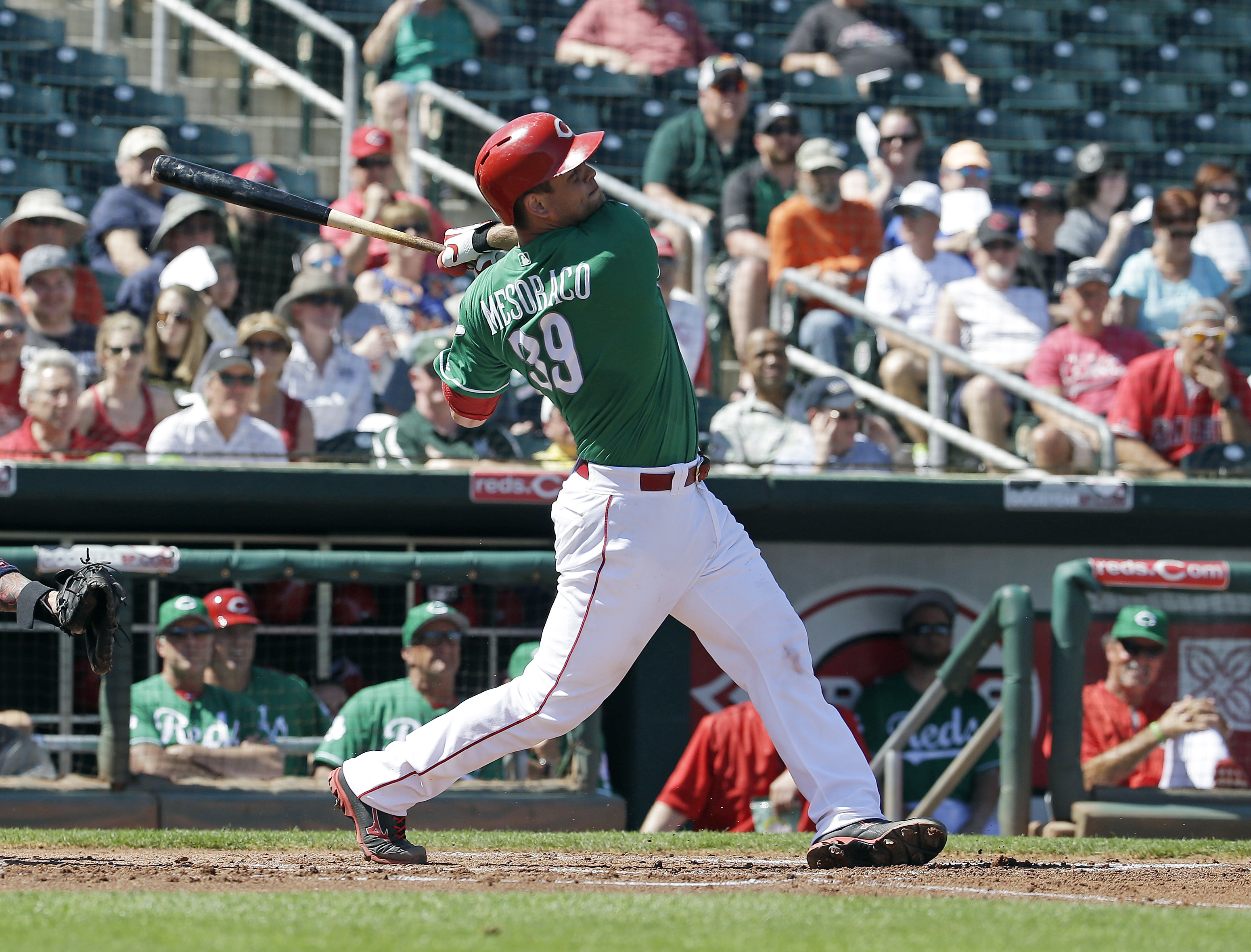 Mesoraco homers in 1st game back, Reds beat Indians 8-6