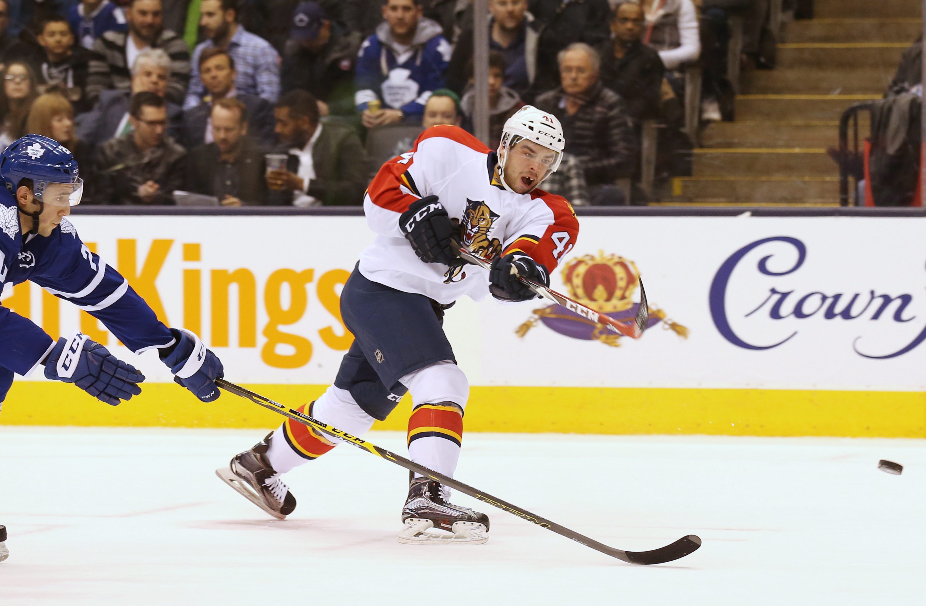 Jokinen scores 2 odd goals, Panthers beat Maple Leafs 4-1