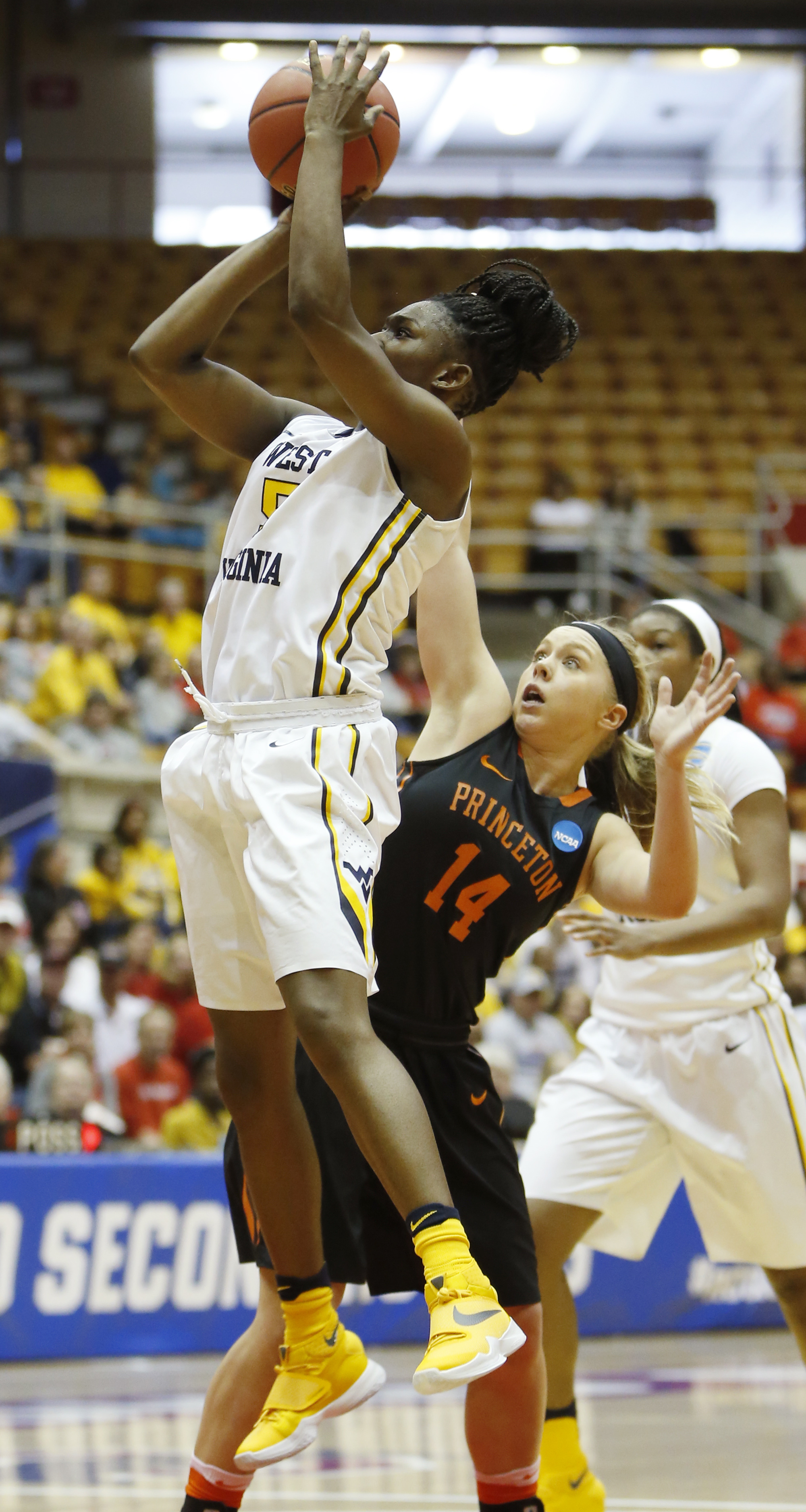 West Virginia tops Princeton in women's NCAA Tournament