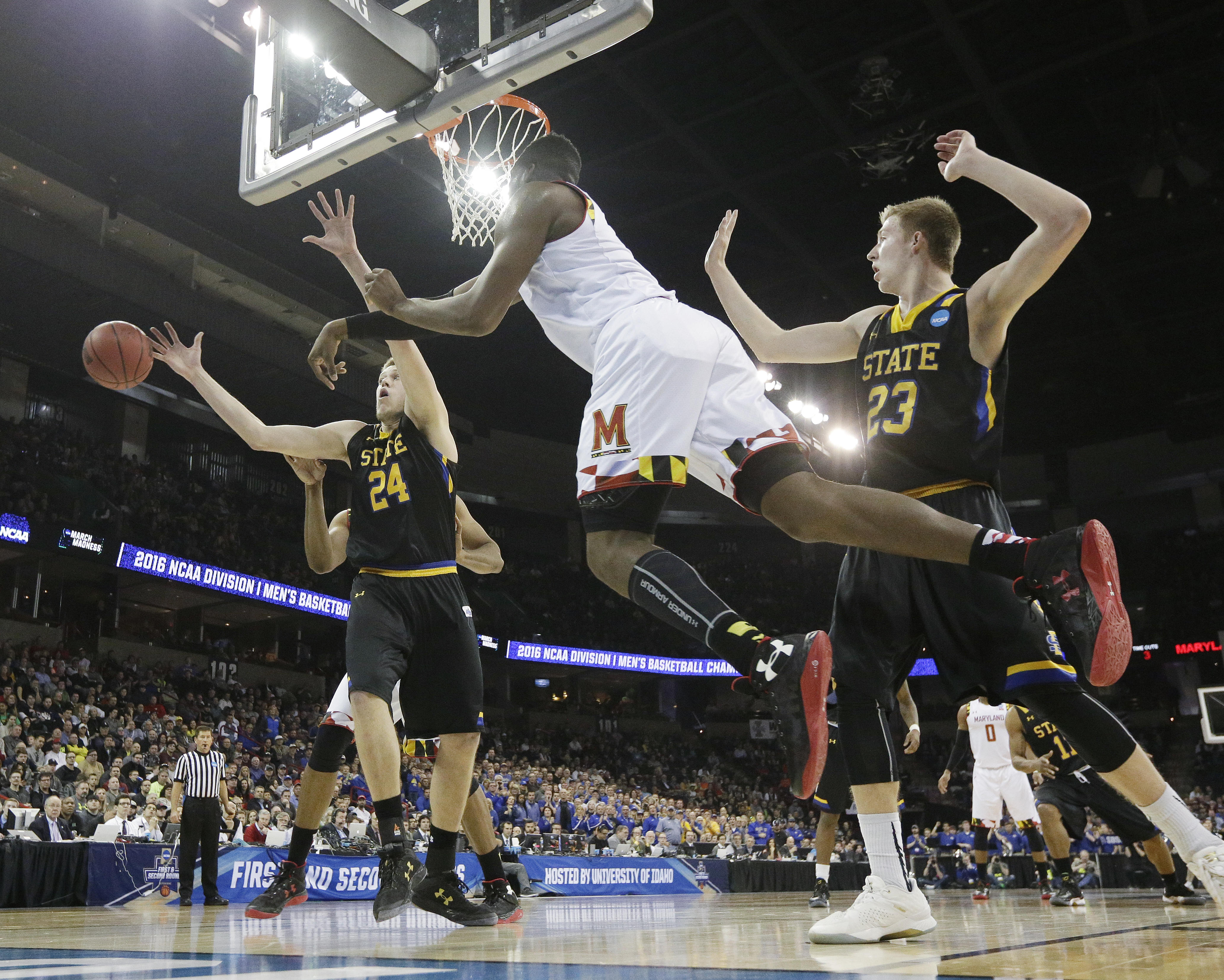 Maryland holds off South Dakota State, 79-74