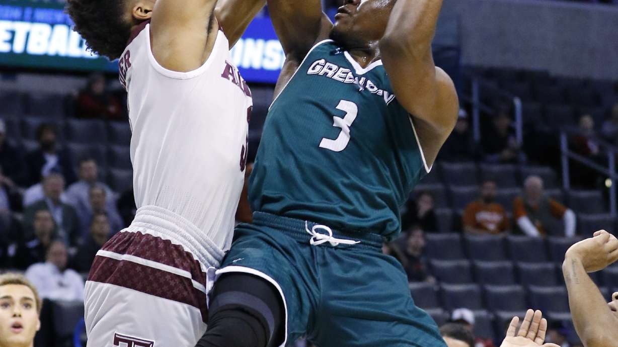 House leads Texas A&M to opening 92-65 win over Green Bay
