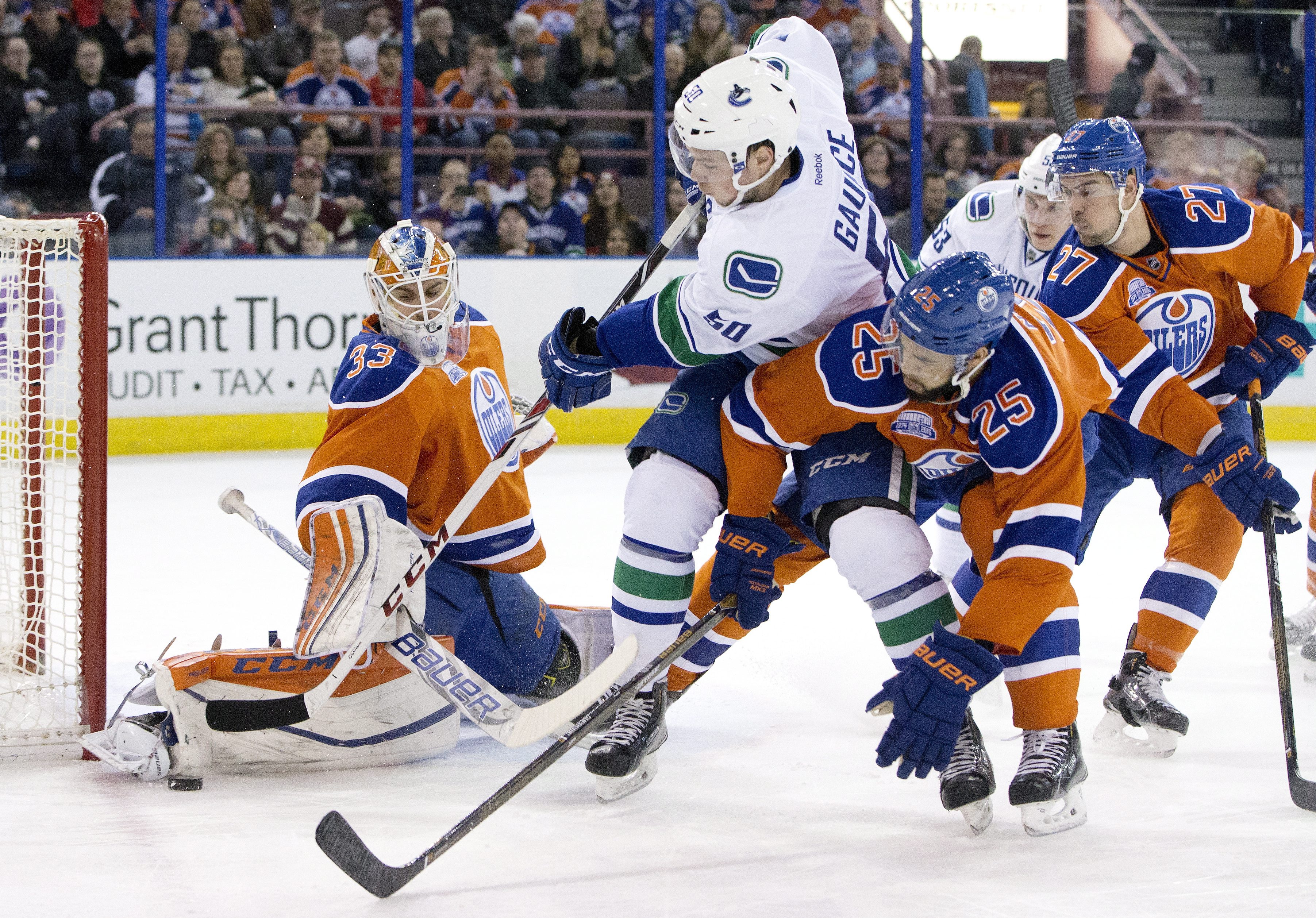 Talbot stops 40 shots, Oilers top Canucks 2-0