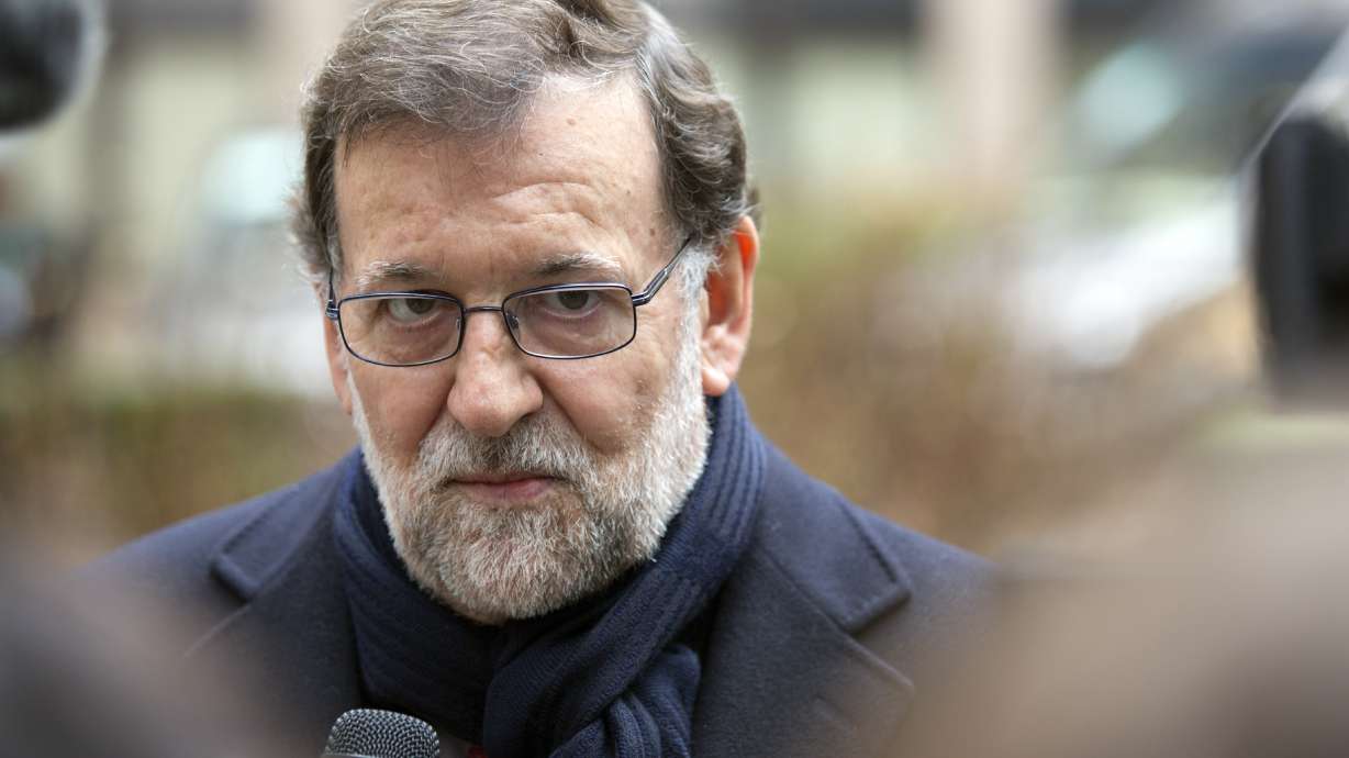 Spain's acting PM won't give up on forming "grand coalition"