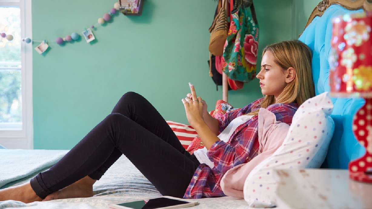 5 tech tips for staying safe while using dating apps