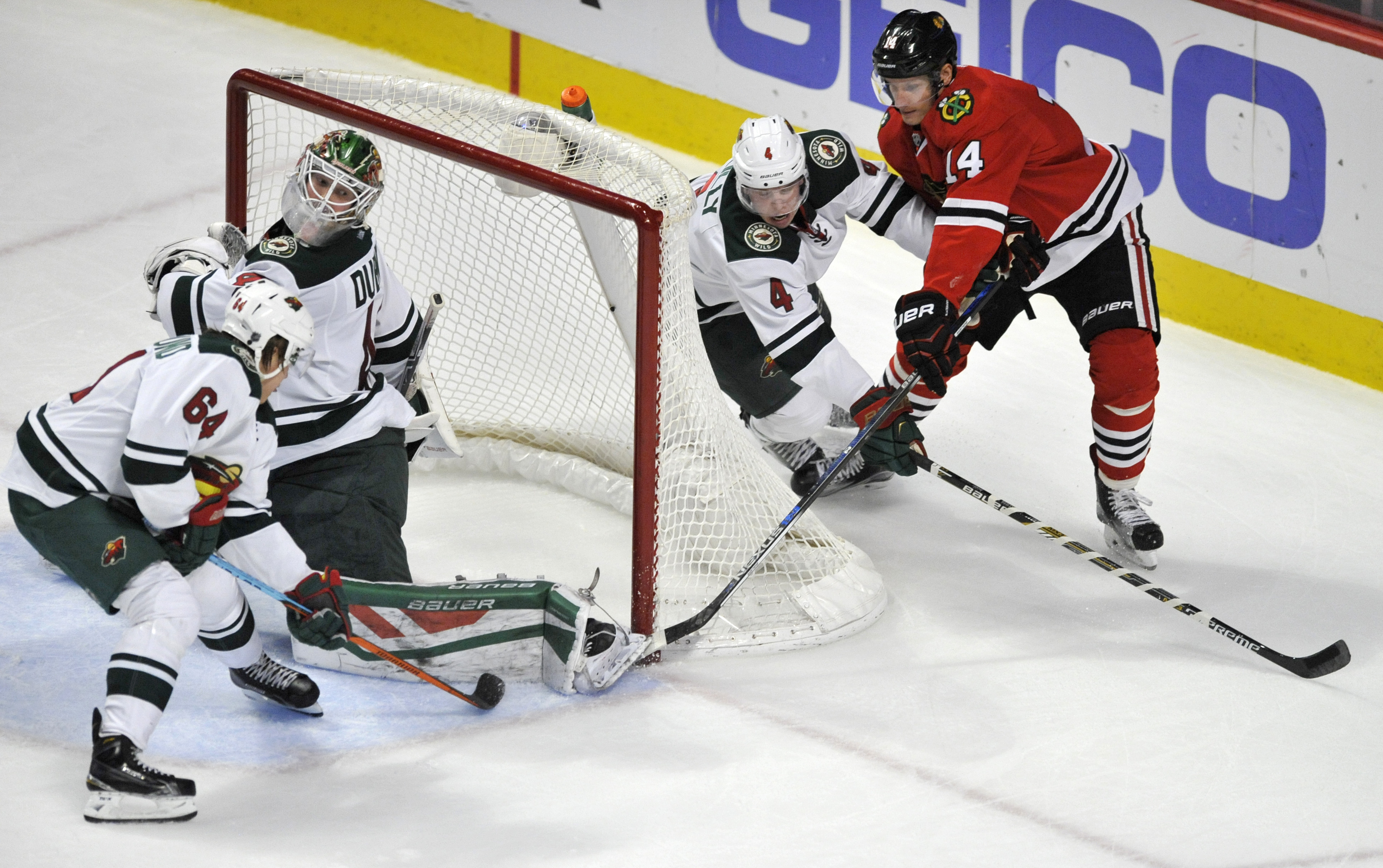 Coyle's shootout goal gives Wild 3-2 win over Blackhawks