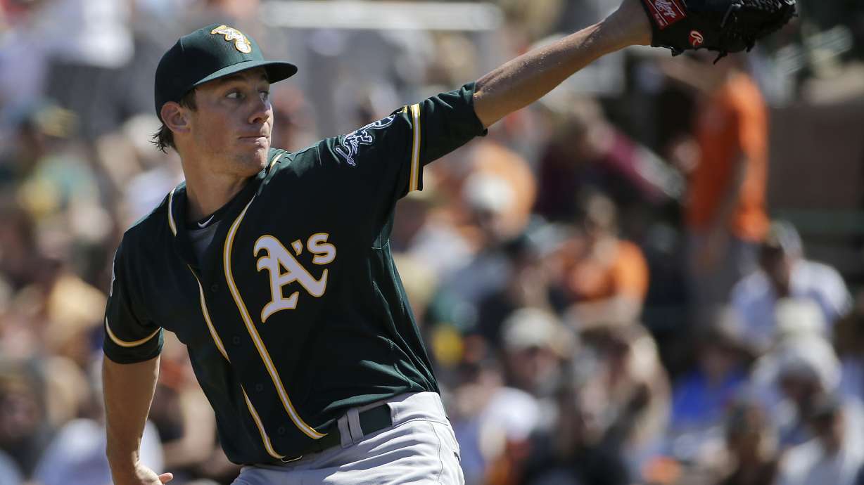 Pence homers, Samardzija goes 6 in Giants' 6-4 loss to A's