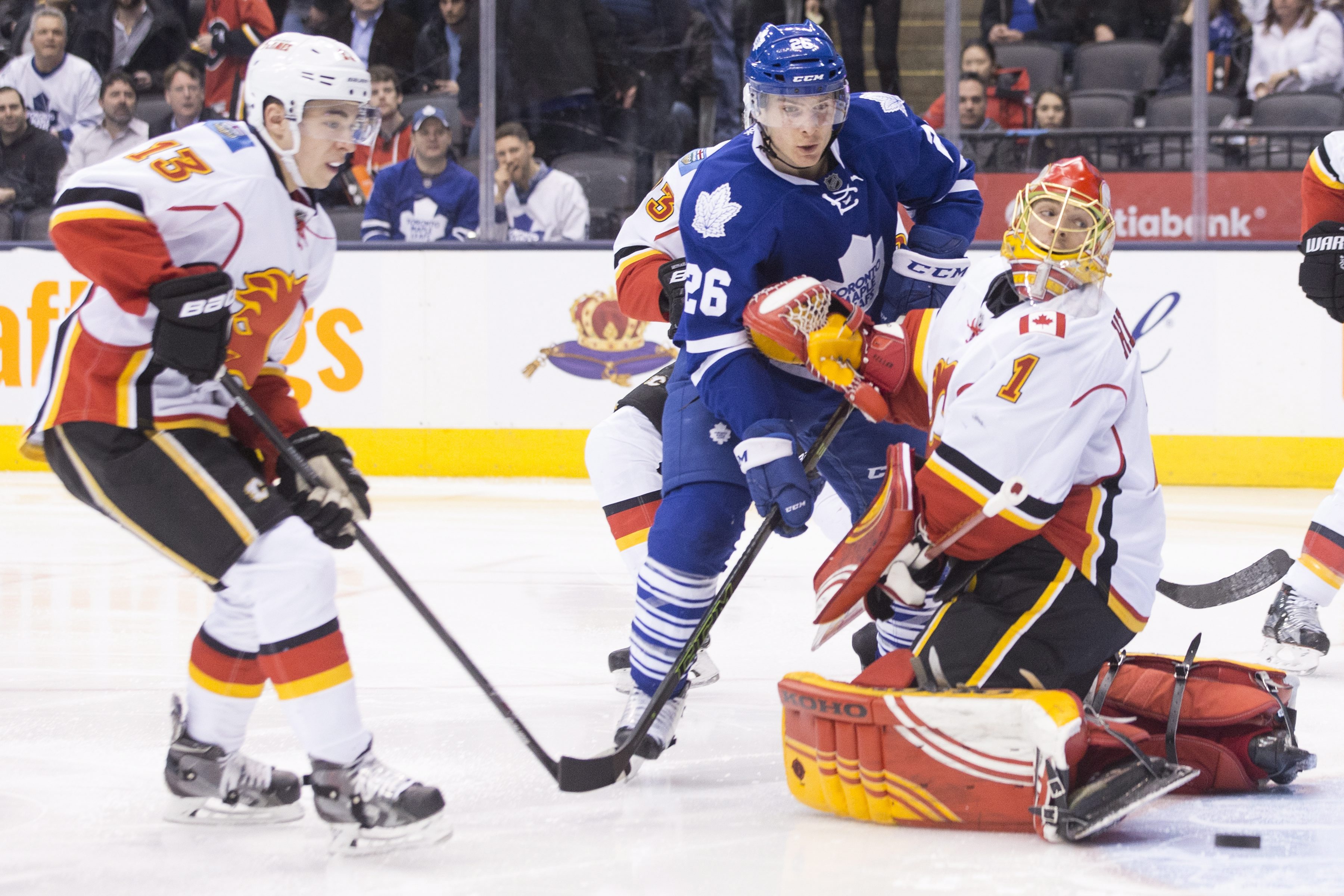 Maple Leafs topple Flames 5-2