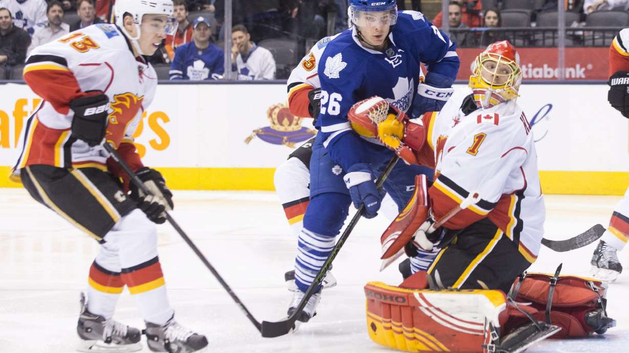 Maple Leafs topple Flames 5-2