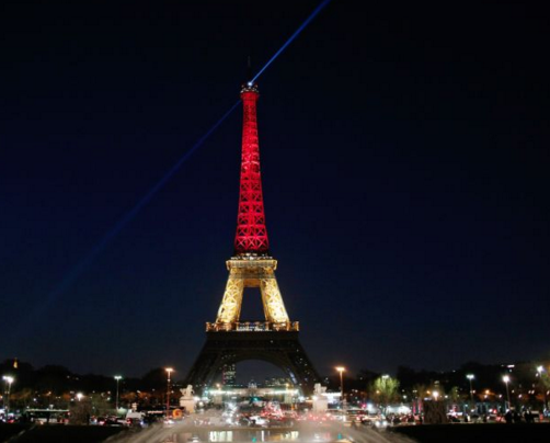 LO ÚLTIMO: Monumentos europeos se iluminan de colores belgas