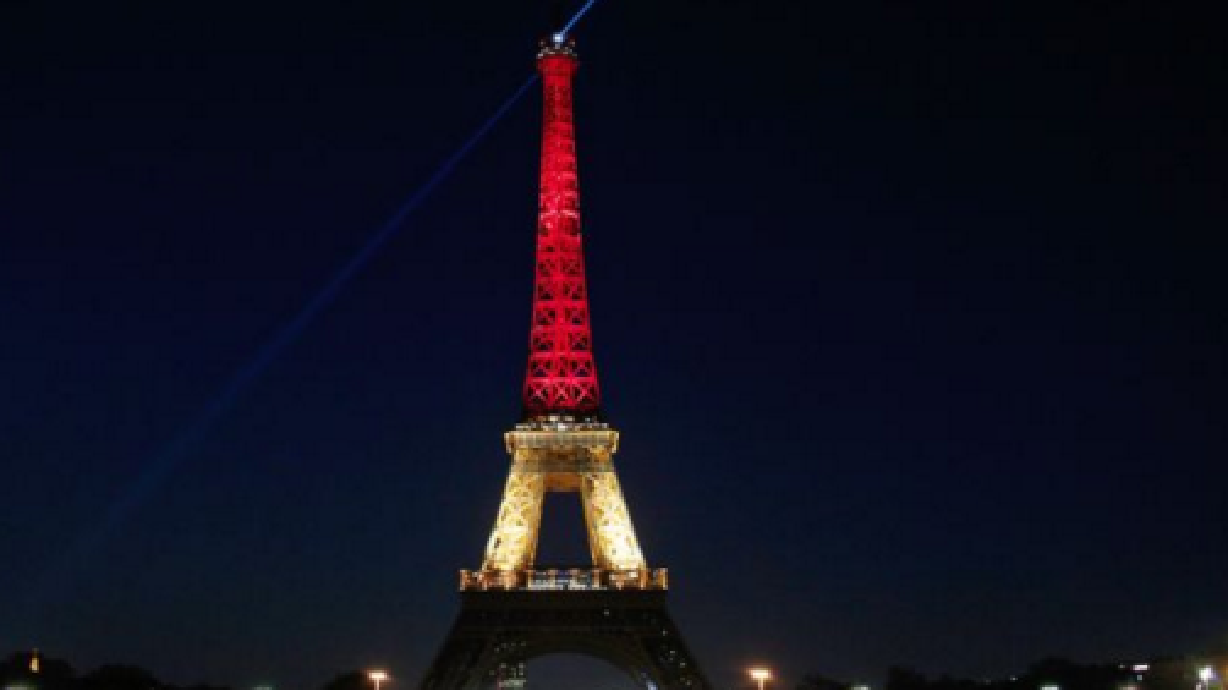 LO ÚLTIMO: Monumentos europeos se iluminan de colores belgas