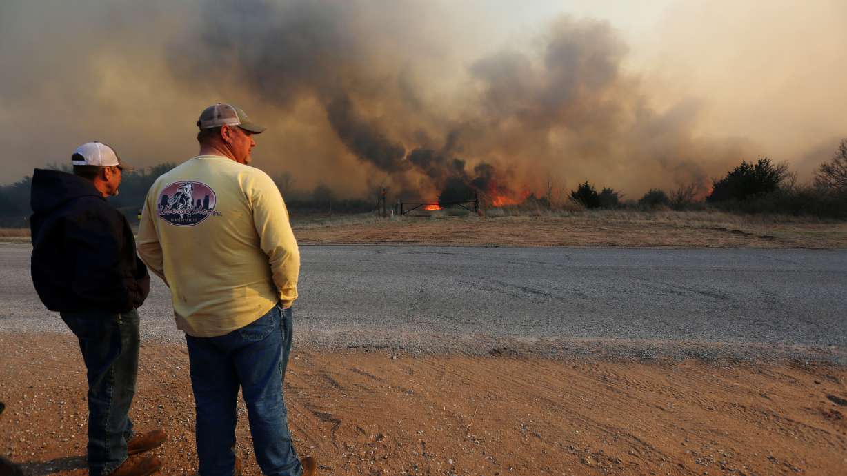 The Latest: Winds frustrate wildfire containment in Oklahoma