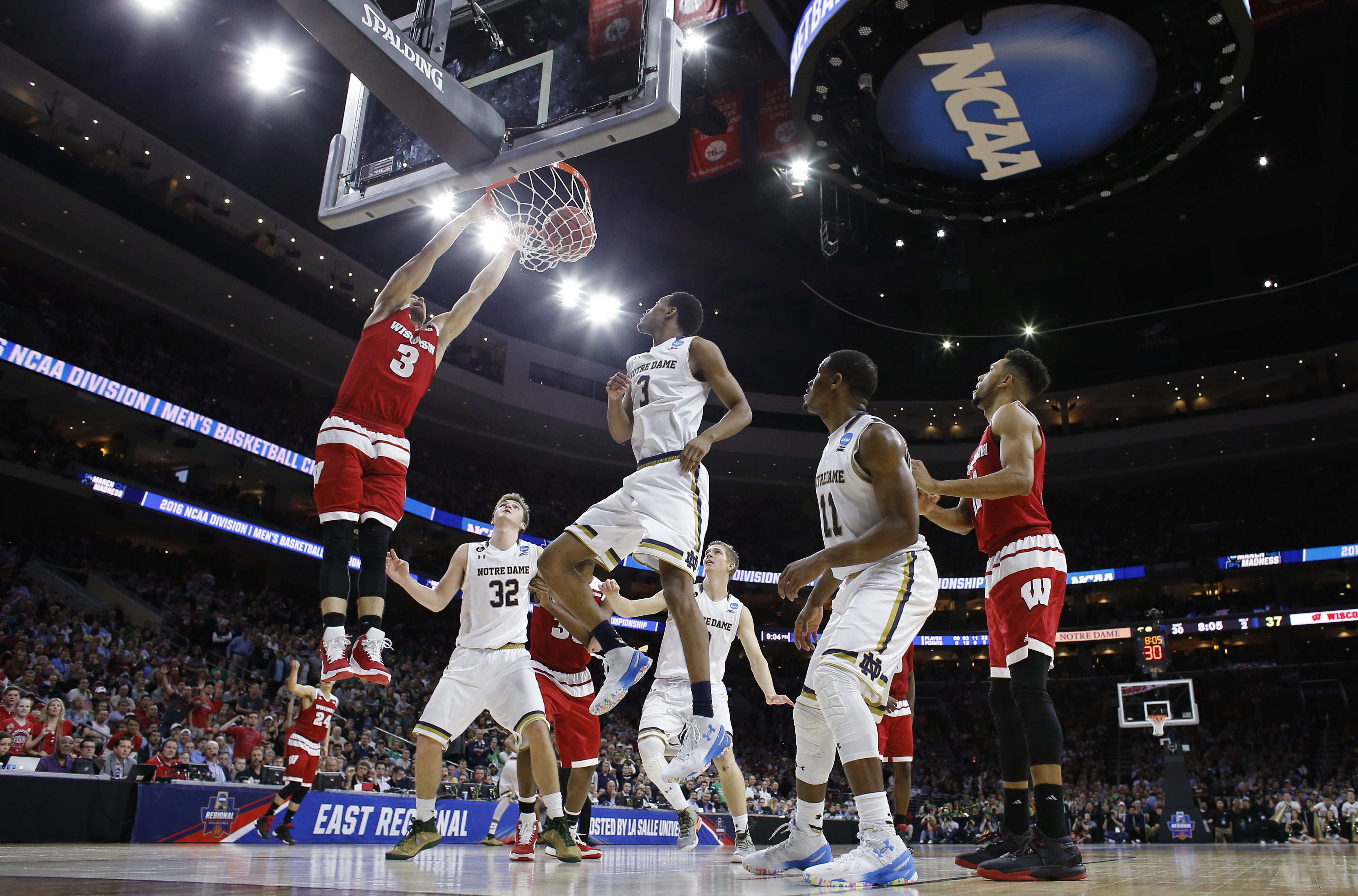 Notre Dame advances to Elite 8 with 61-56 win over Badgers