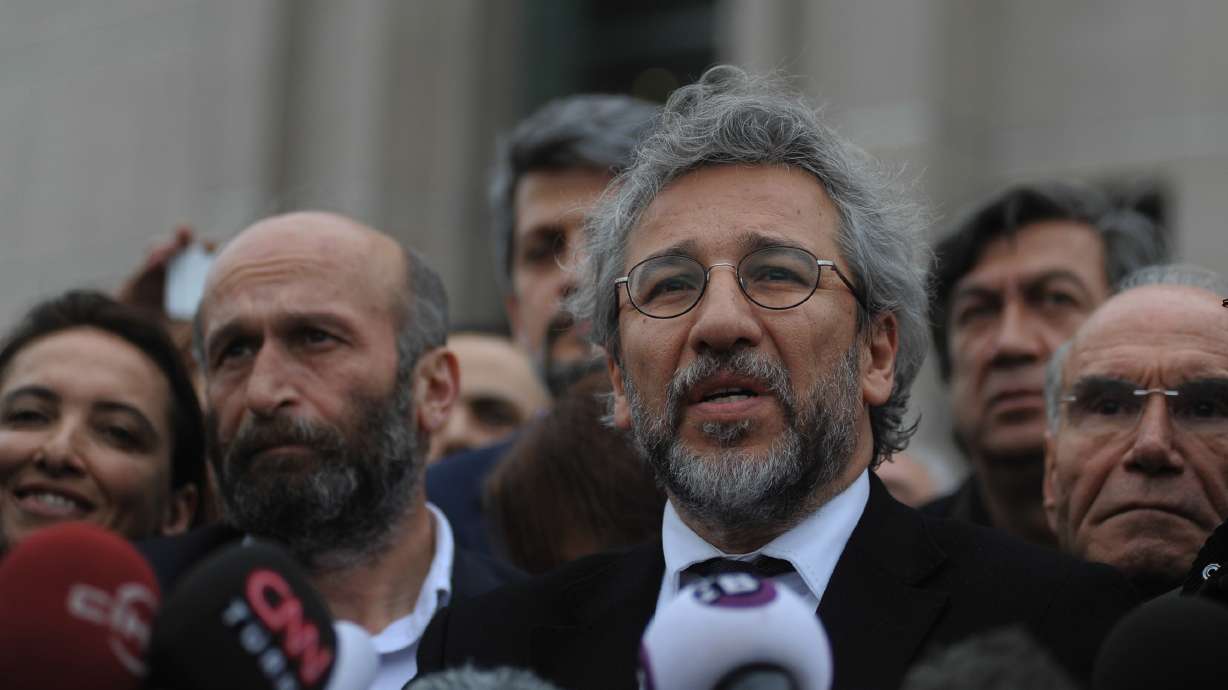 Erdogan slams diplomats for attending journalists' trial