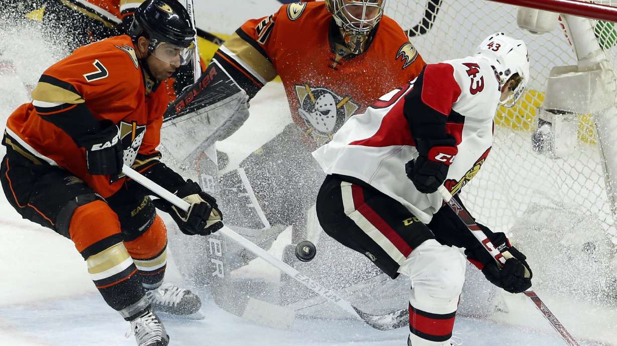 Ducks score 4 straight goals, beat Senators in OT 4-3