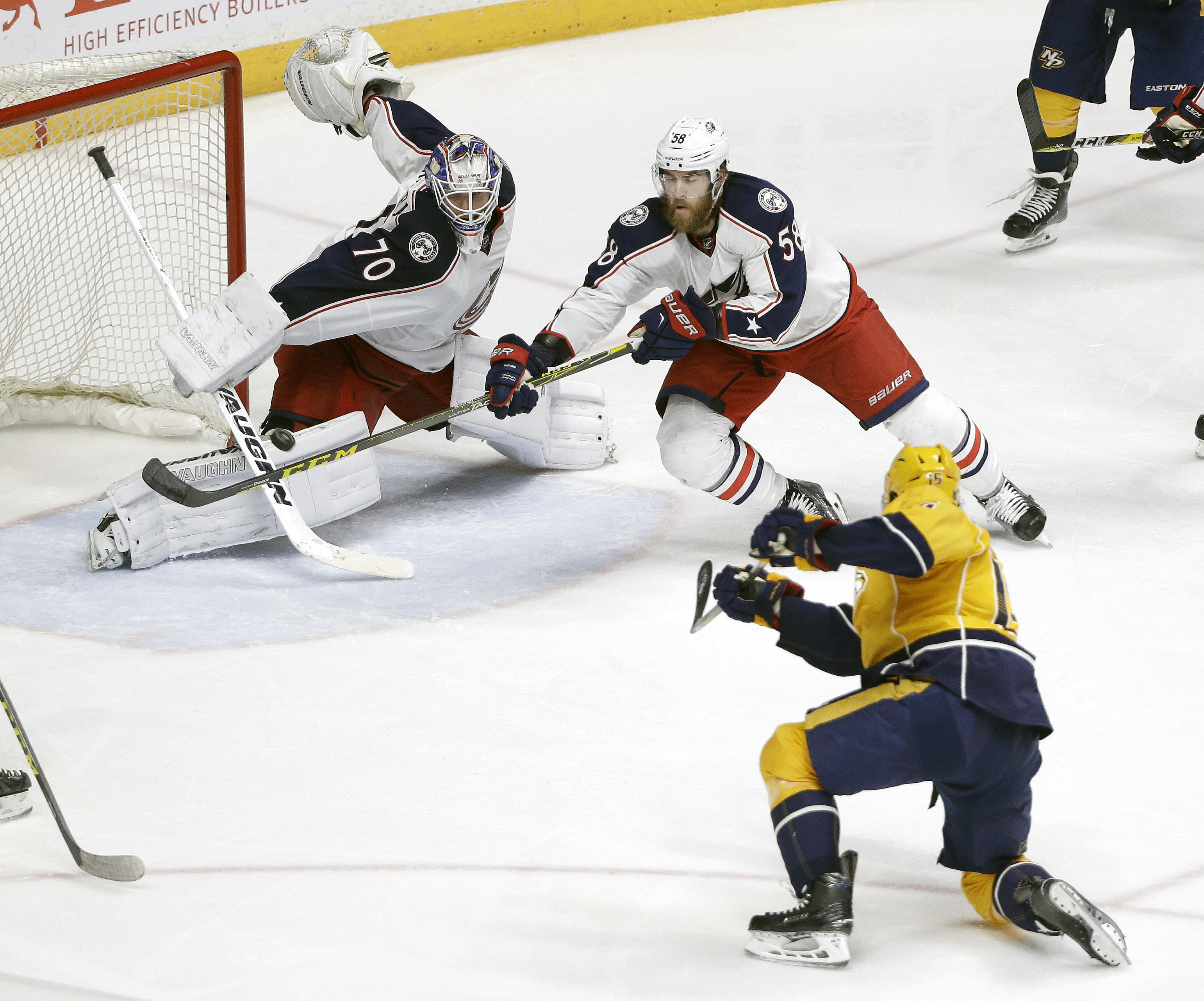Weber, Neal lead Predators past Blue Jackets 5-1