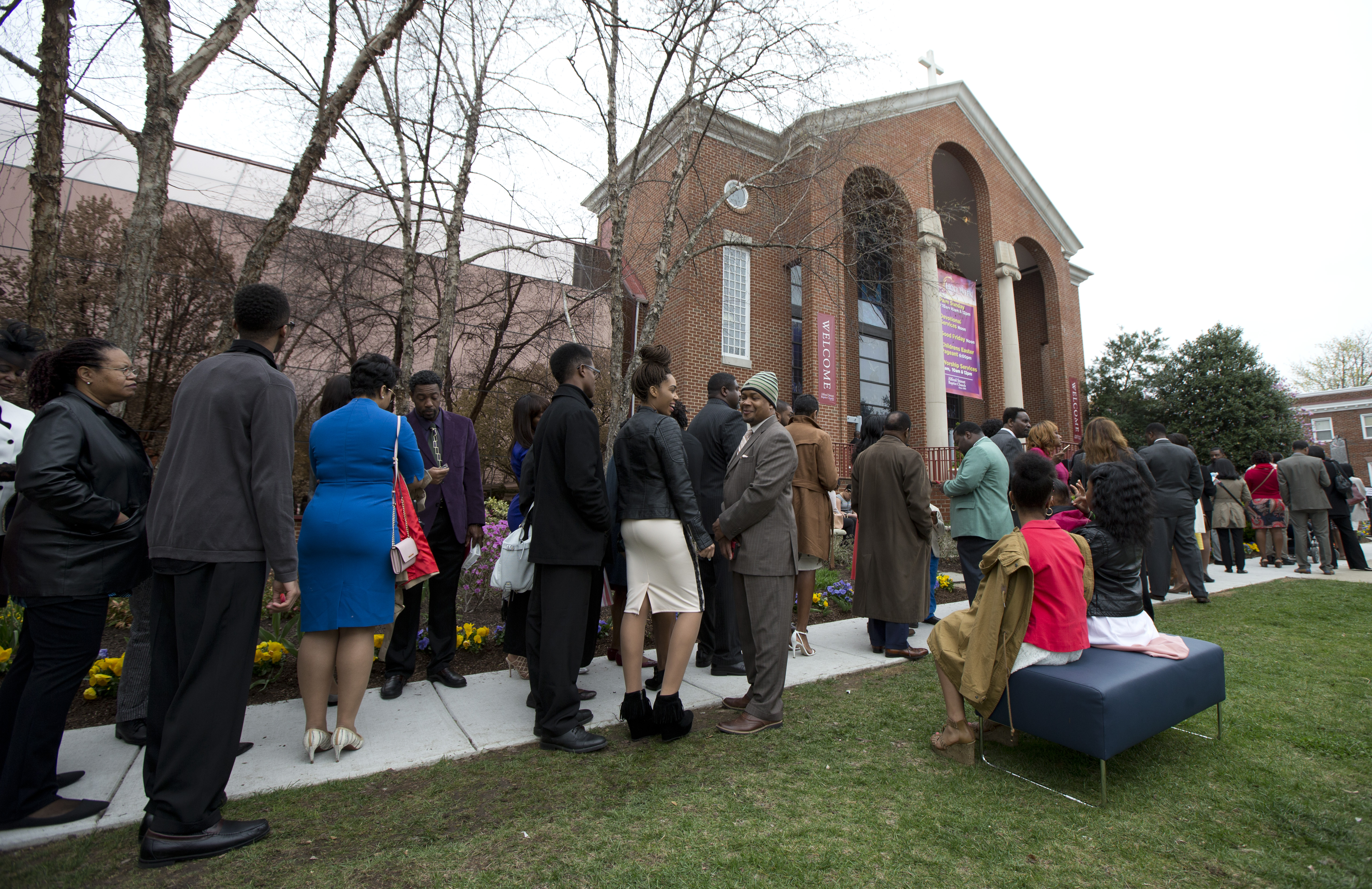 Obama and family attend Easter service at historic VA church