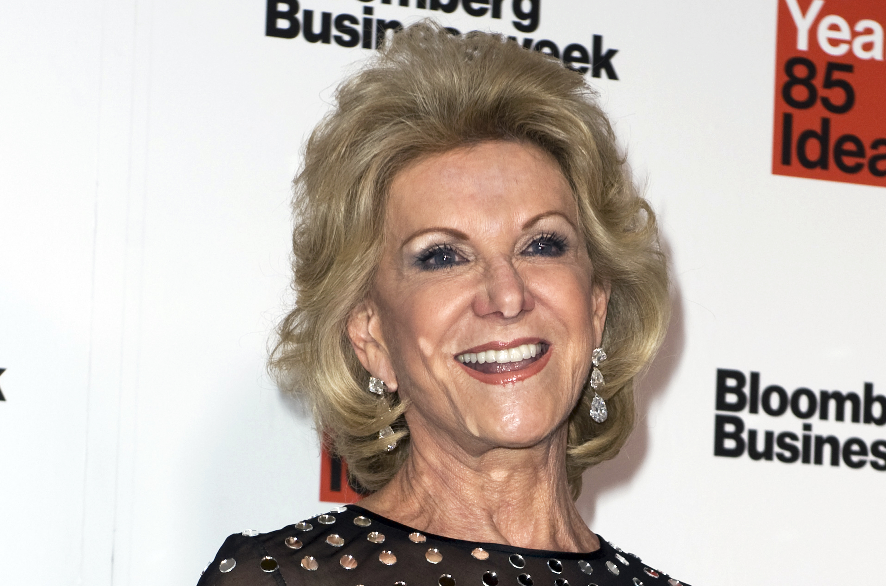Casino mogul Wynn's ex-wife files bid for control of stock