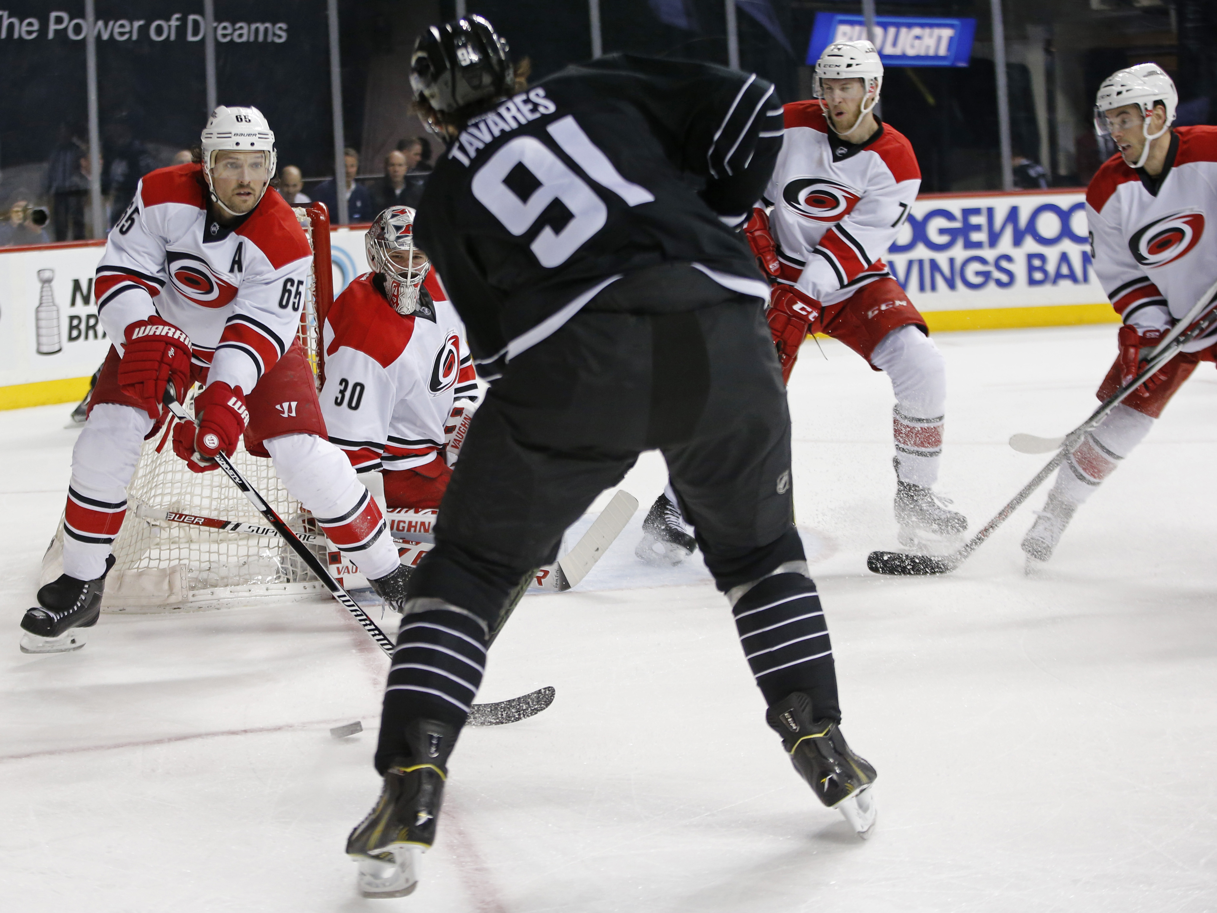 Okposo gets shootout goal to lift Islanders over Hurricanes