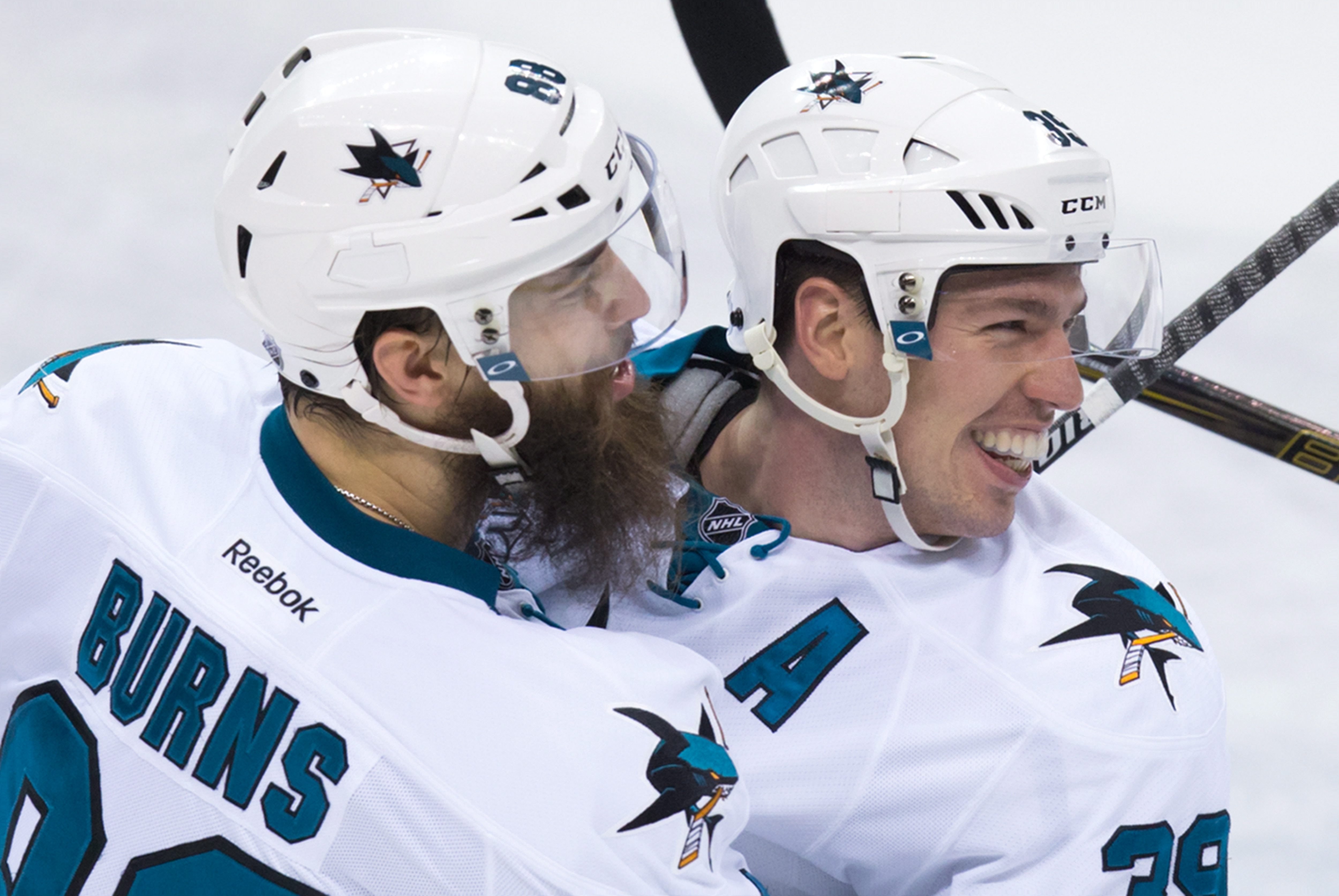 Couture gets first hat trick, Sharks beat Canucks 4-1