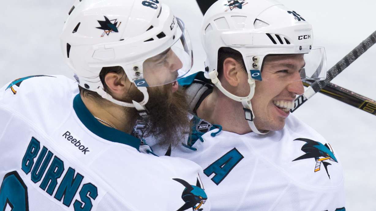 Couture gets first hat trick, Sharks beat Canucks 4-1