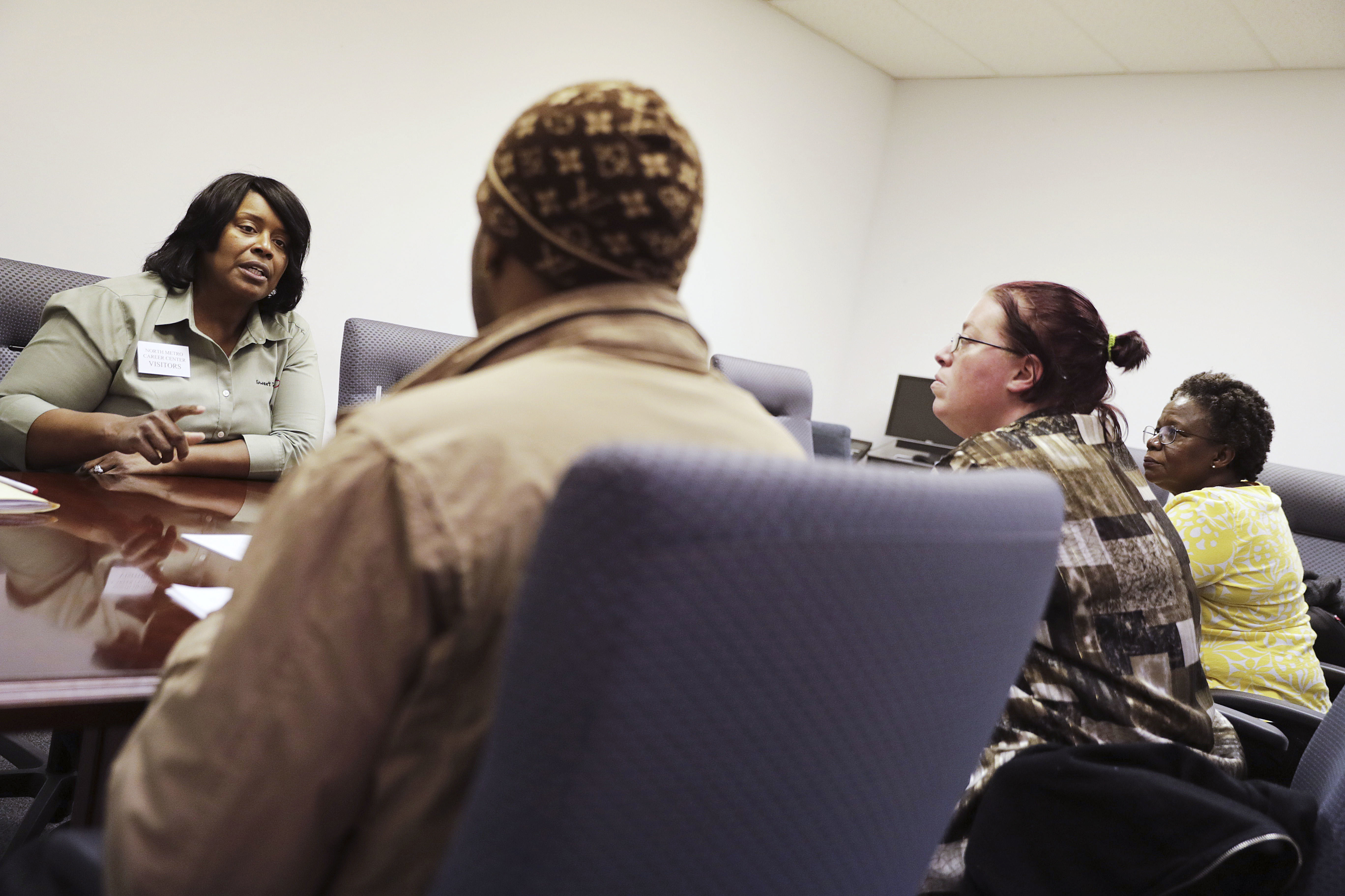 Survey: Solid hiring continues despite weak US growth