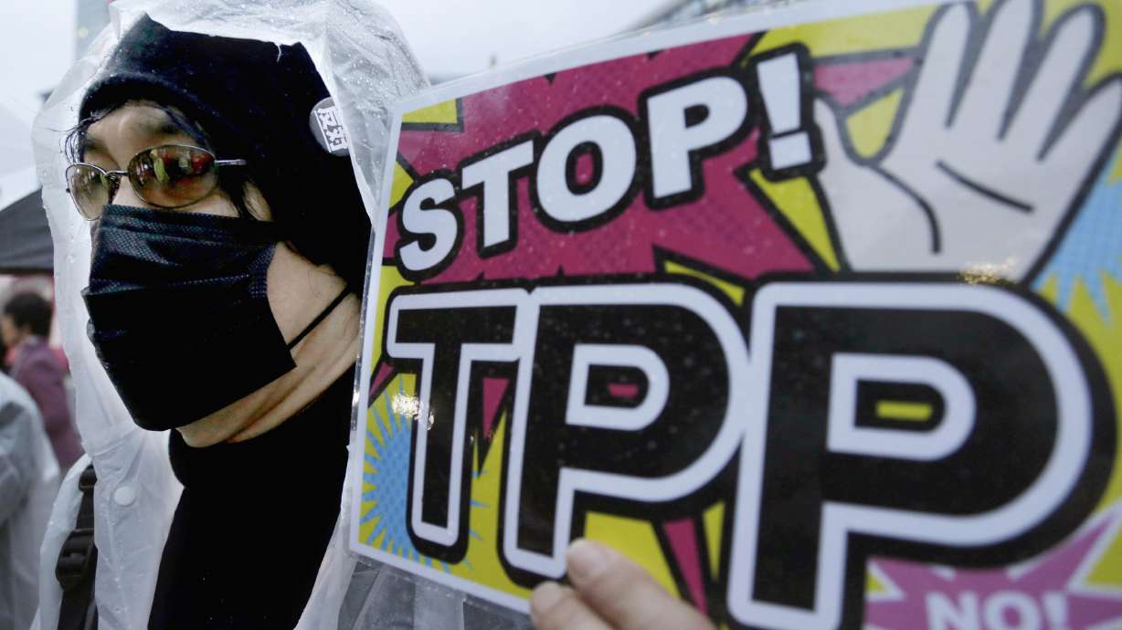 Presidential campaign roils Obama's free-trade plans