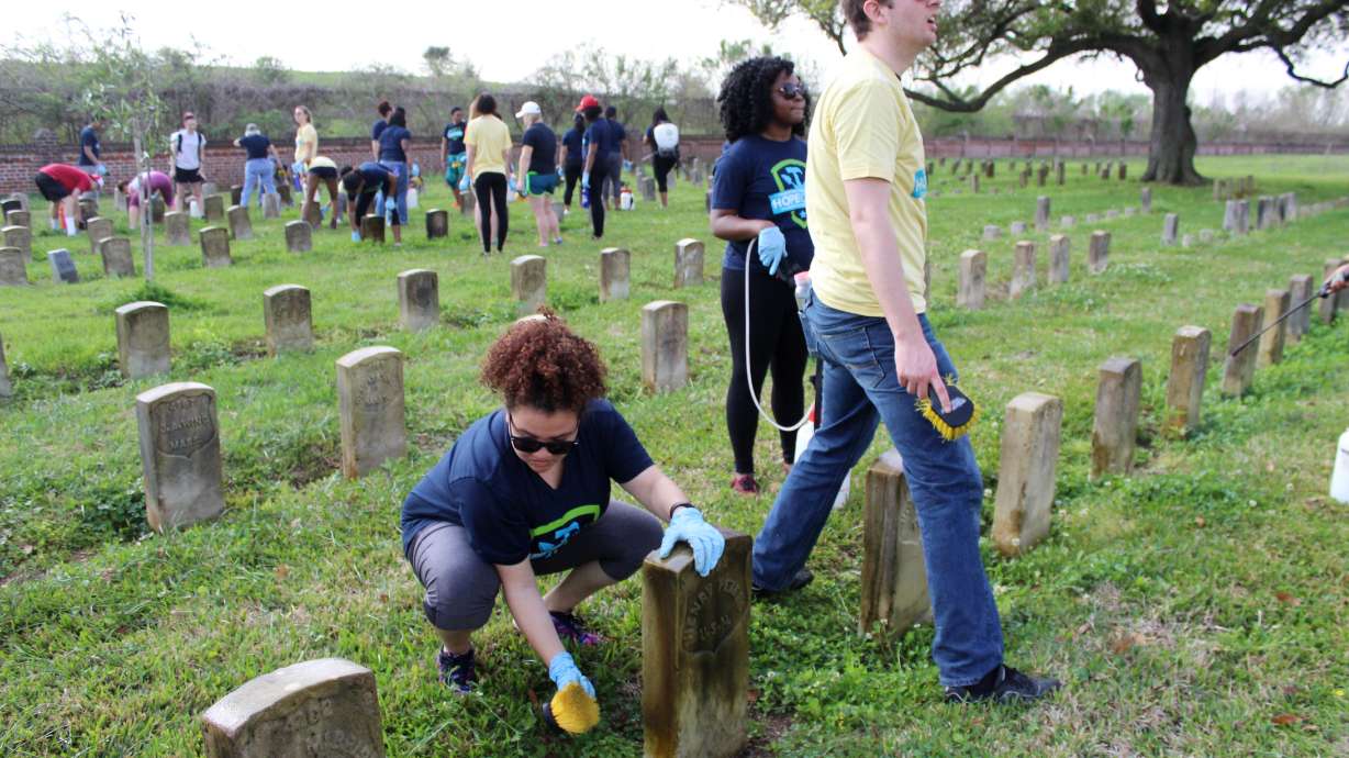 Army of volunteers helps restore historic Civil War cemetery