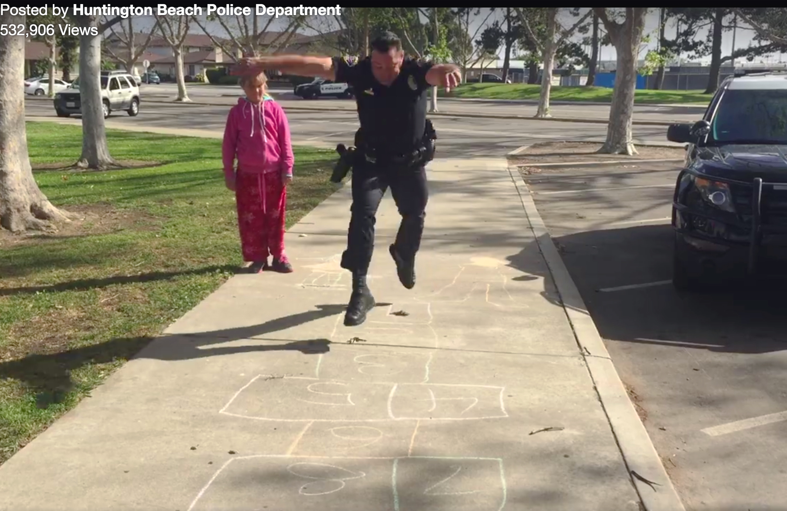 Hopscotch cop: Officer jumps to help homeless girl