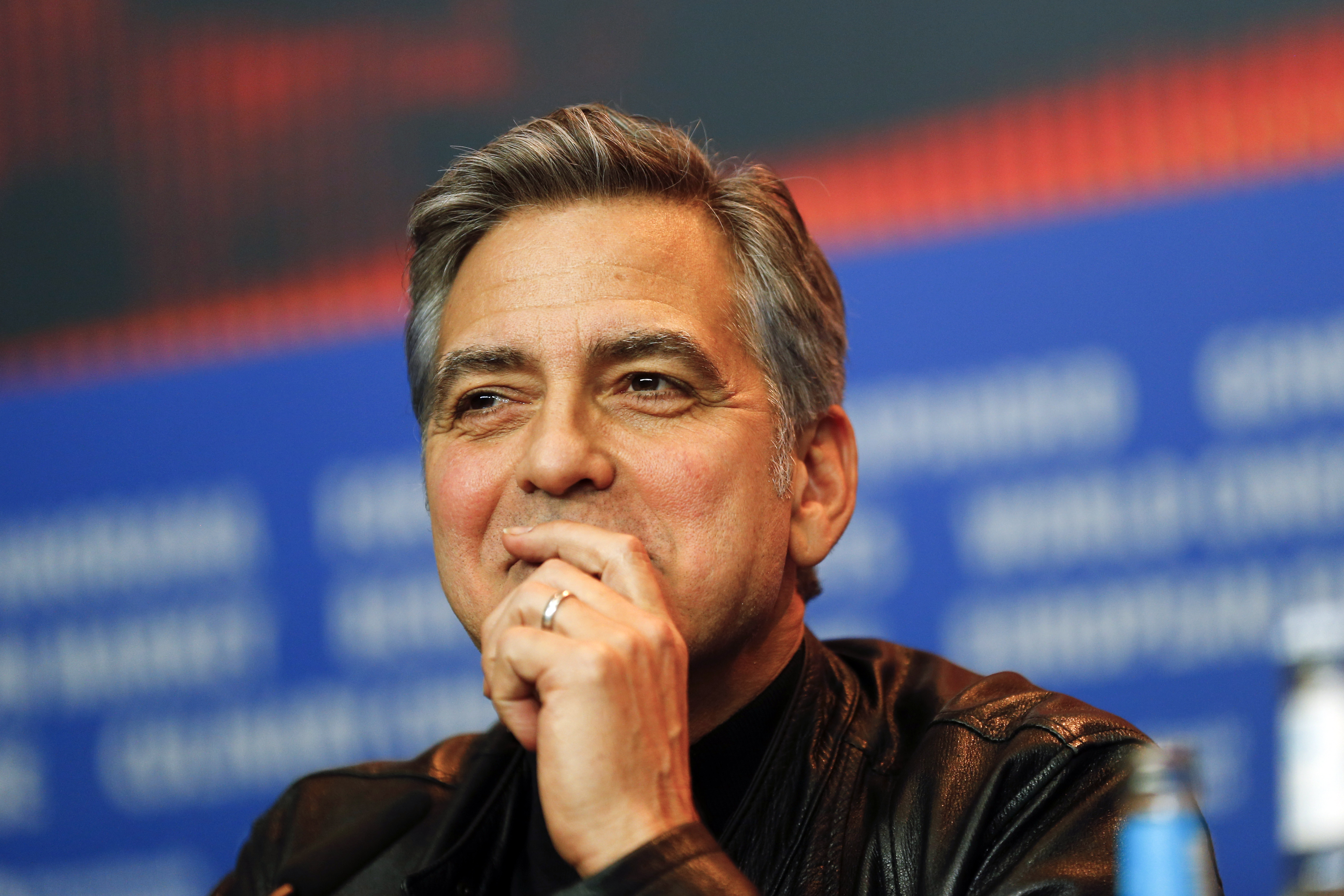 Magazine apologizes to Clooney for 'fabricated' interview