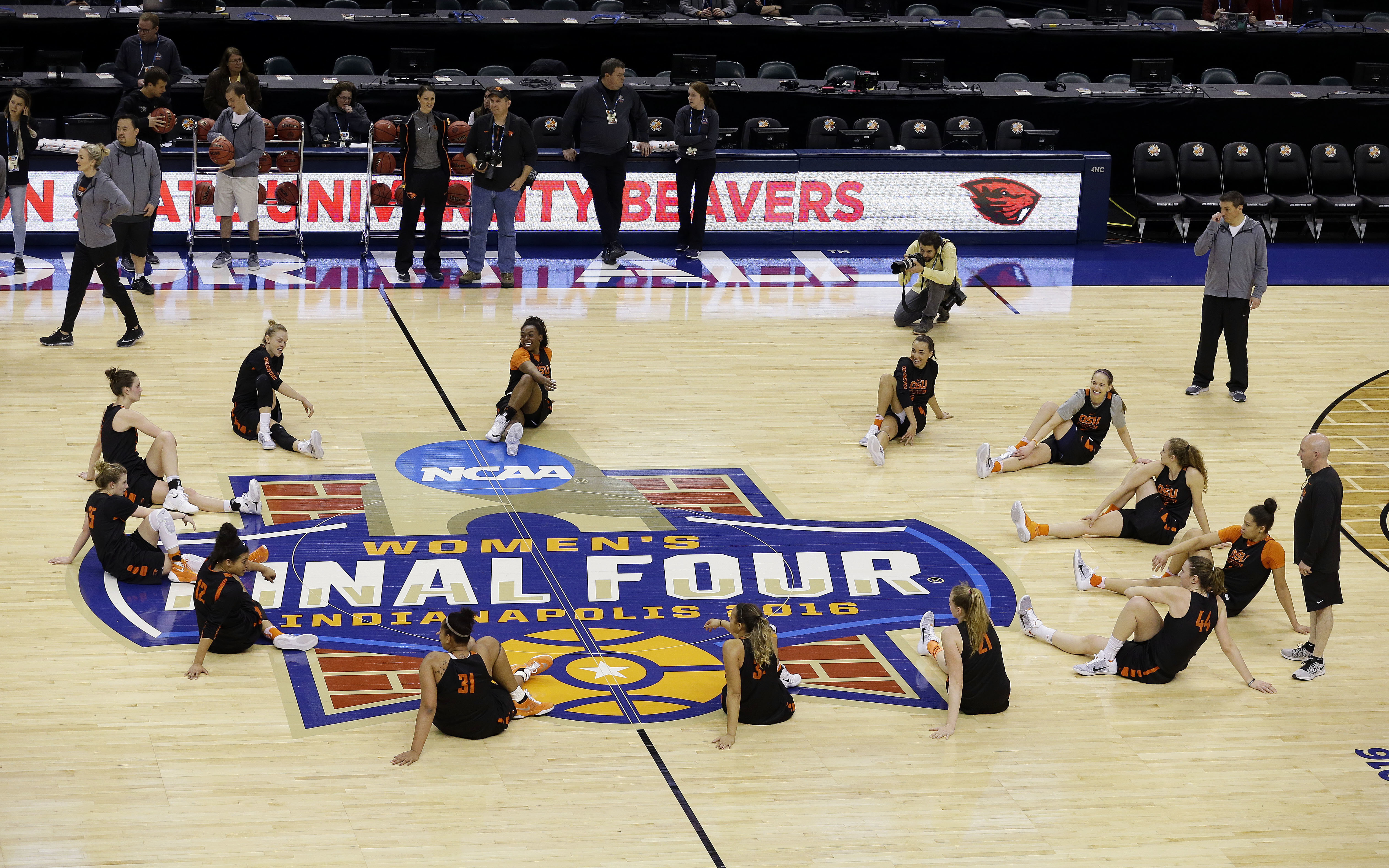 The Latest: UConn's Samuelson warming up