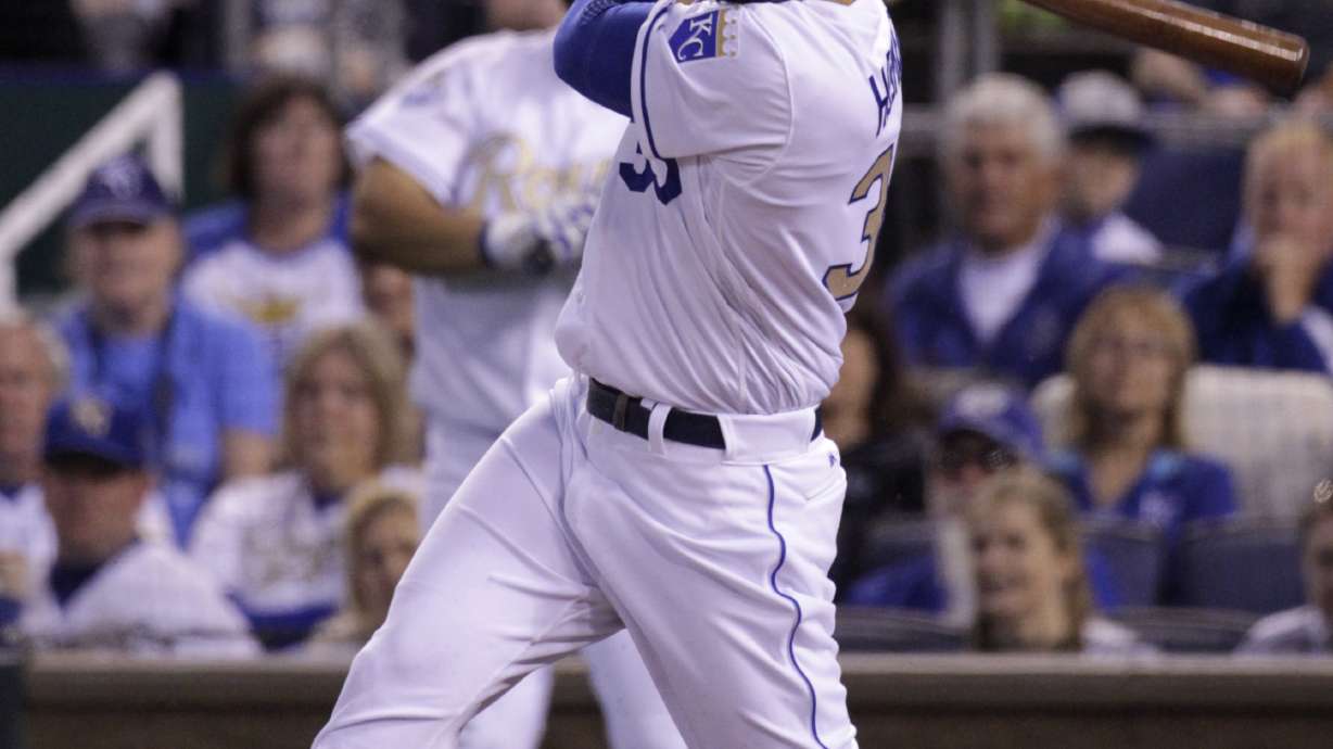 Royals hold off Mets 4-3 in opening rematch of World Series