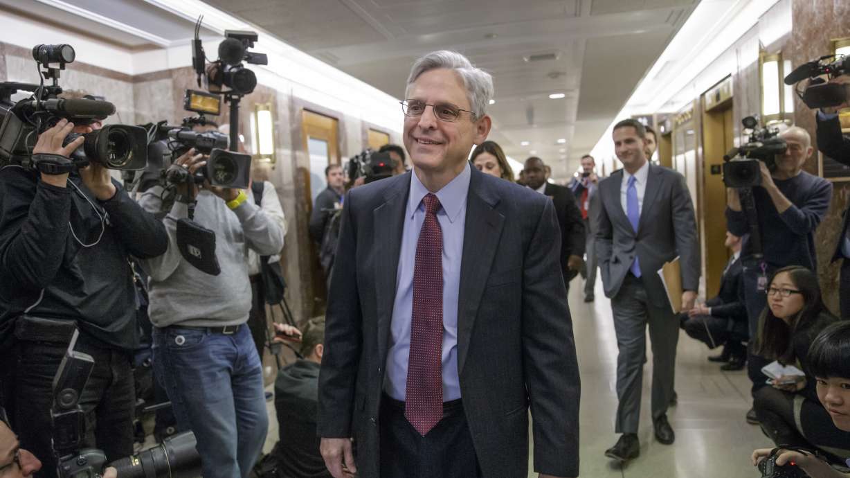 GOP senator meets with Garland, says hearings should be held