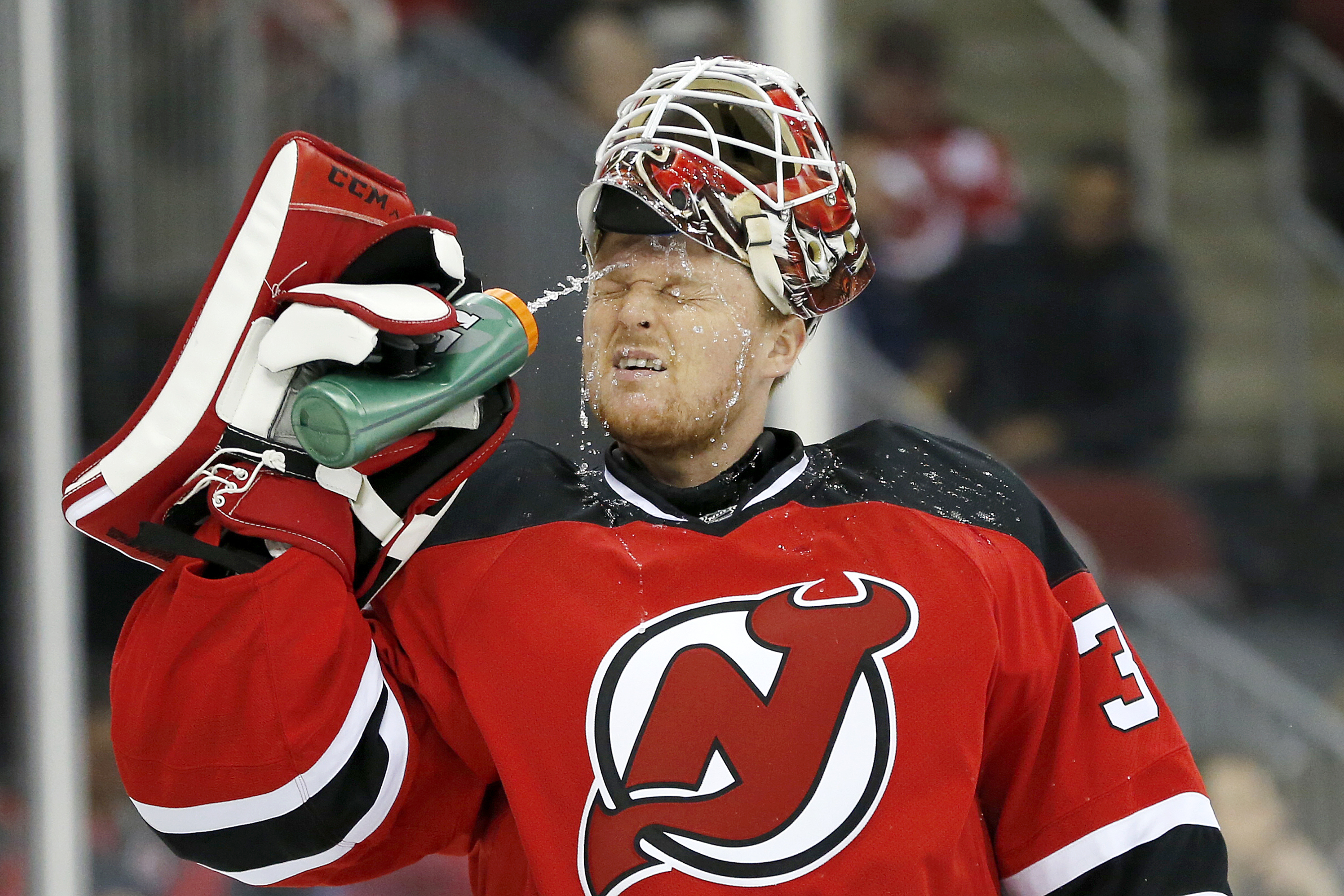 O'Reilly, Eichel lead Sabres over Devils 3-1