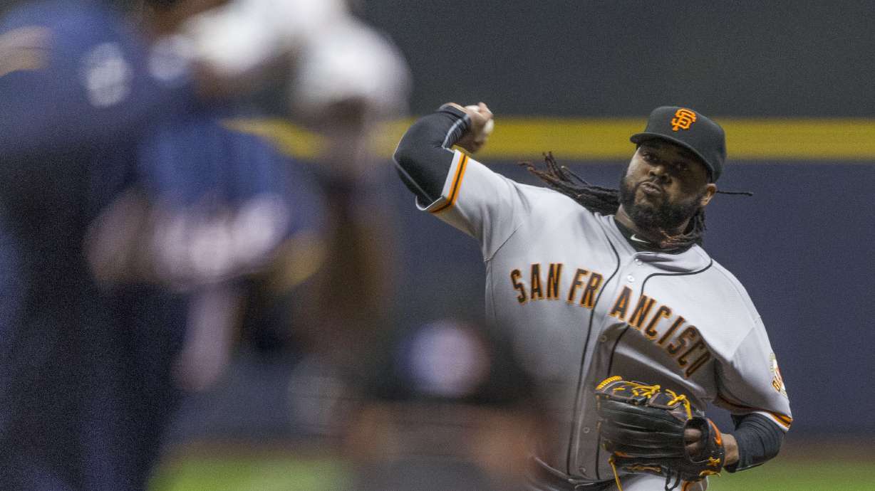 Cueto dominant in debut, Giants top Brewers 2-1