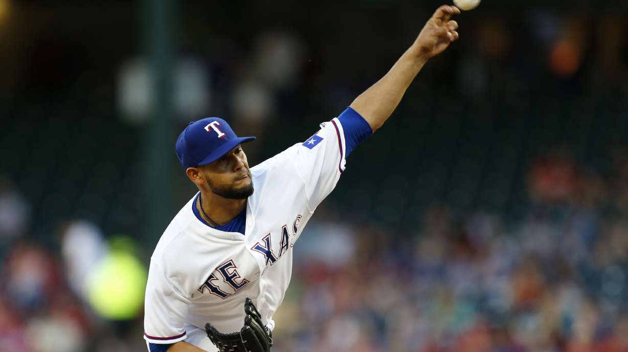 Servais' 1st win for Mariners is chippy 10-2 rout of Texas