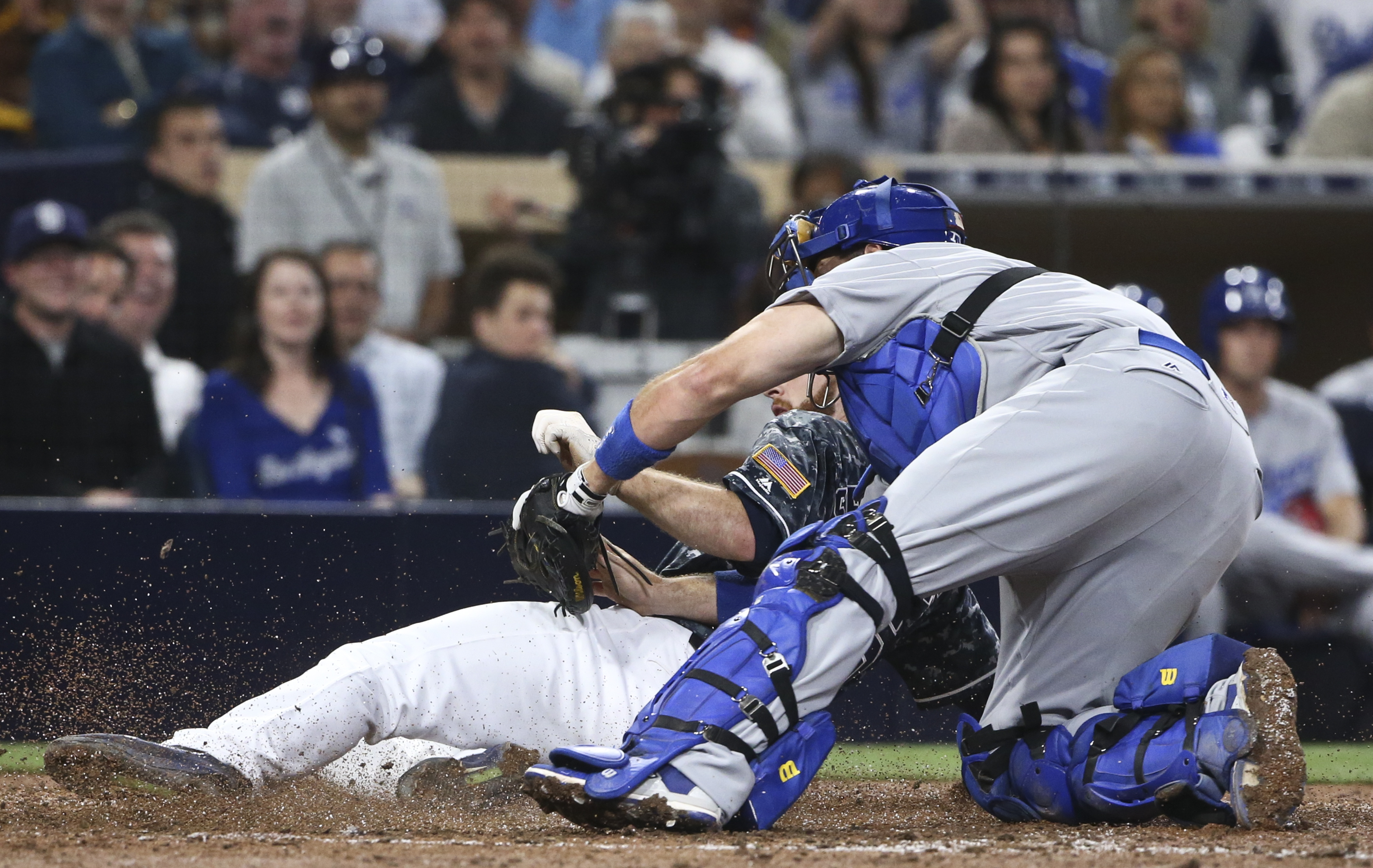 Padres tie MLB record by starting with 26 scoreless innings