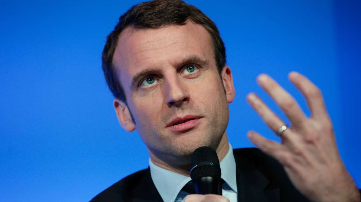 France' s economy minister launches new political movement