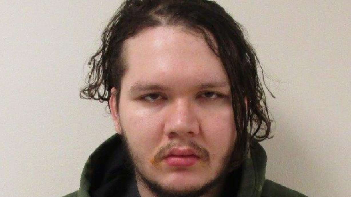 The Latest: Psychiatric fugitive stopped at parents' home