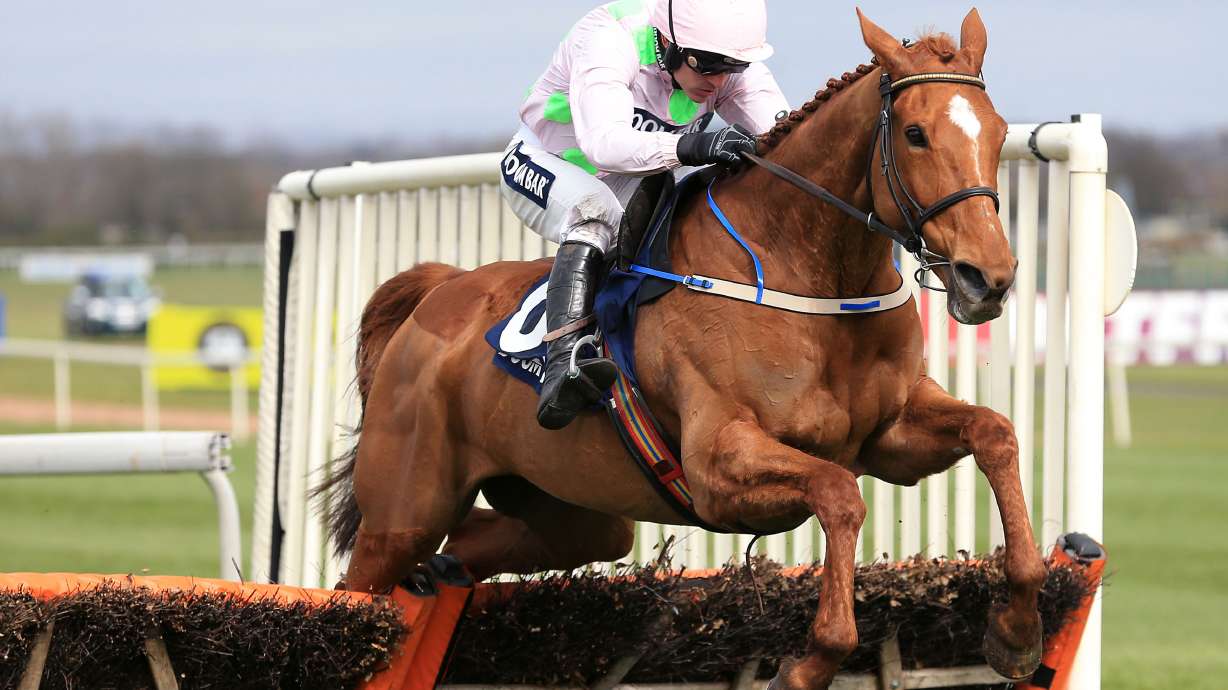 2 horses die at Aintree Festival