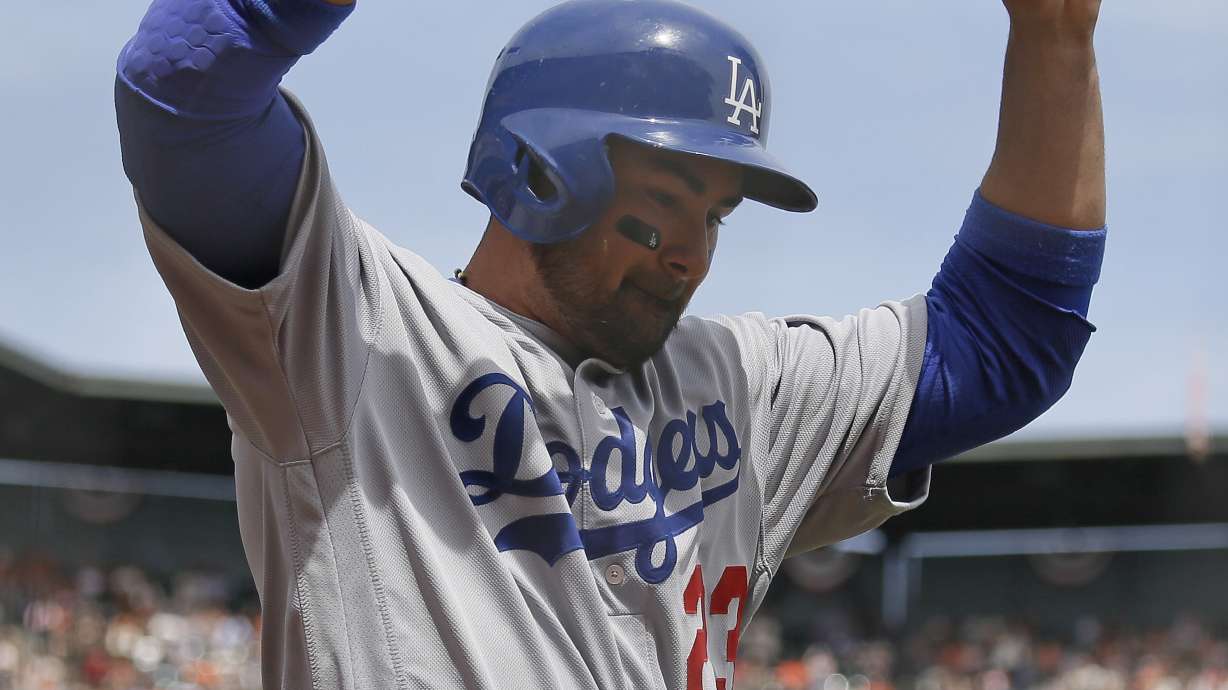 Hunter Pence grand slam highlights Giants' win over Dodgers