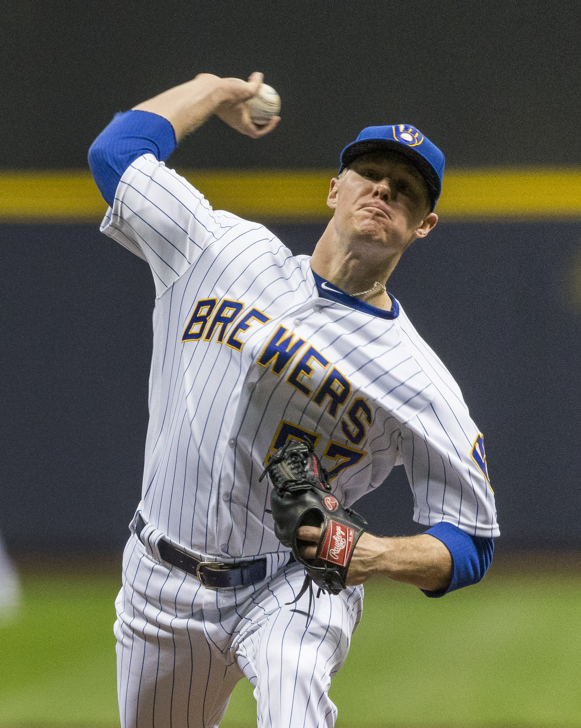 Astros' rally ends on 'Utley rule' call, Brewers win